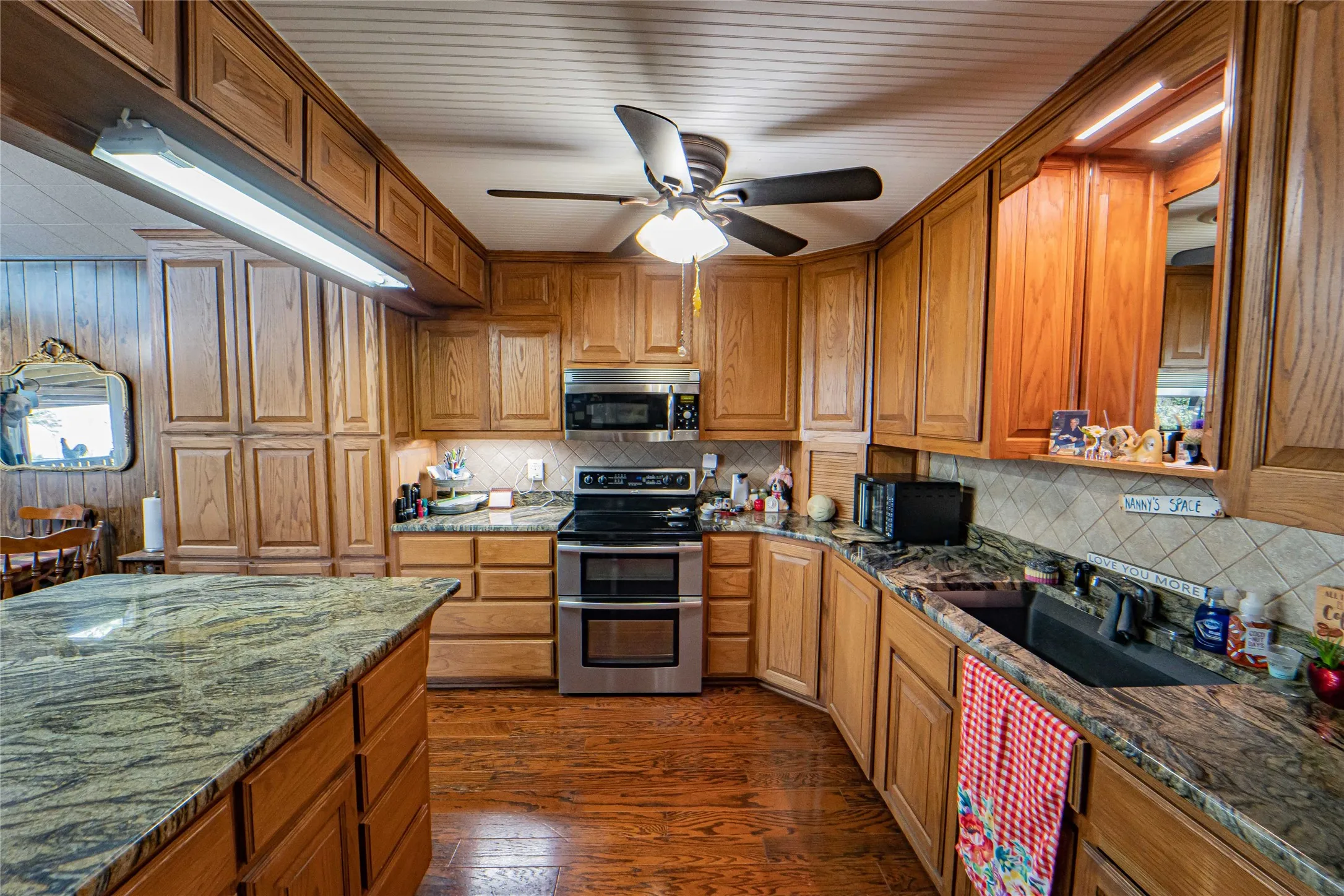 Single Family Residence For Sale in Stephens County , 356 County Road 221, Breckenridge, Texas 76424, 4 Bedroom, 2 Bathroom, 4 Garage spaces, 1,750 Sqft, built in 1968, mls#21360029, Real Estate Agent in Breckenridge, Homes For Sale in Stephens county, Homes For Sale in Breckenridge, Realtor in Breckenridge Texas, Real Estate Brokerage Independent Realty Texas, Luminita Cordes Realtor