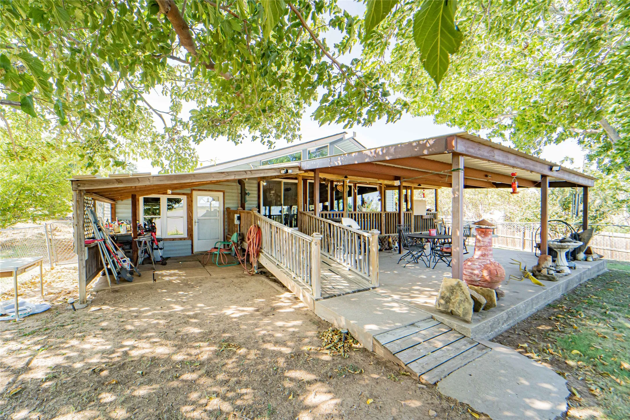 Single Family Residence For Sale in Stephens County , 356 County Road 221, Breckenridge, Texas 76424, 4 Bedroom, 2 Bathroom, 4 Garage spaces, 1,750 Sqft, built in 1968, mls#21360029, Real Estate Agent in Breckenridge, Homes For Sale in Stephens county, Homes For Sale in Breckenridge, Realtor in Breckenridge Texas, Real Estate Brokerage Independent Realty Texas, Luminita Cordes Realtor