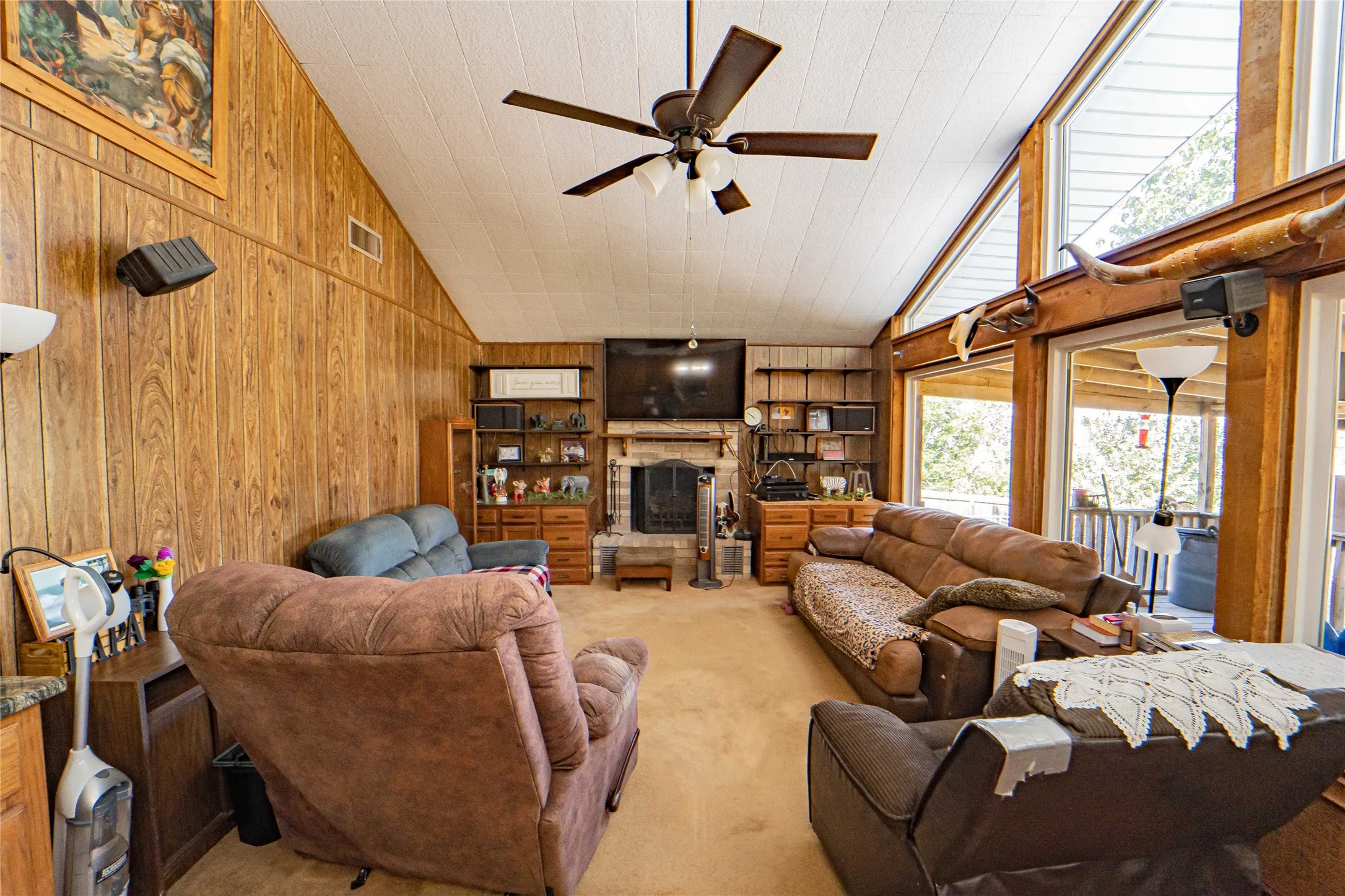 Single Family Residence For Sale in Stephens County , 356 County Road 221, Breckenridge, Texas 76424, 4 Bedroom, 2 Bathroom, 4 Garage spaces, 1,750 Sqft, built in 1968, mls#21360029, Real Estate Agent in Breckenridge, Homes For Sale in Stephens county, Homes For Sale in Breckenridge, Realtor in Breckenridge Texas, Real Estate Brokerage Independent Realty Texas, Luminita Cordes Realtor