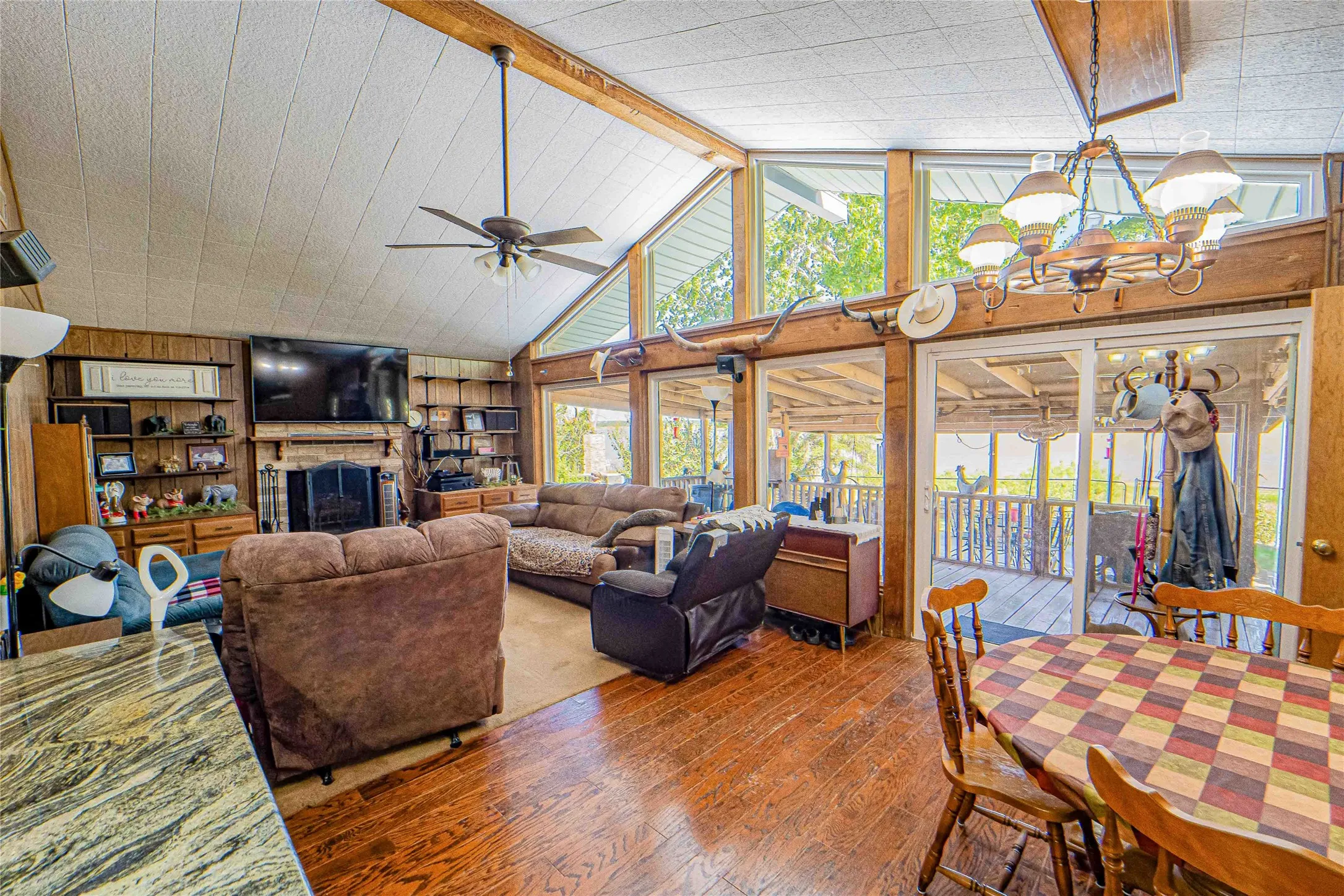 Single Family Residence For Sale in Stephens County , 356 County Road 221, Breckenridge, Texas 76424, 4 Bedroom, 2 Bathroom, 4 Garage spaces, 1,750 Sqft, built in 1968, mls#21360029, Real Estate Agent in Breckenridge, Homes For Sale in Stephens county, Homes For Sale in Breckenridge, Realtor in Breckenridge Texas, Real Estate Brokerage Independent Realty Texas, Luminita Cordes Realtor