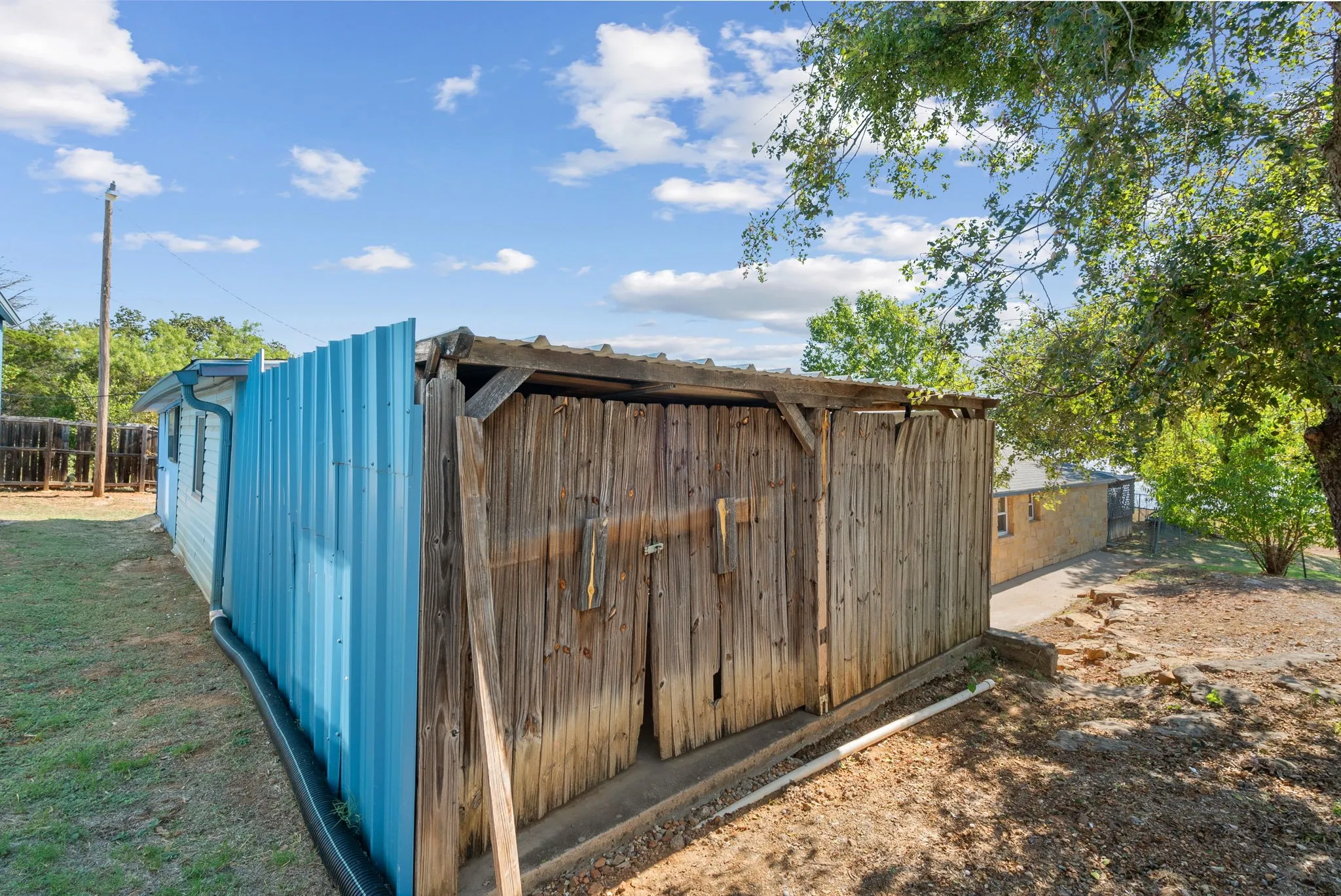 Single Family Residence For Sale in Stephens County , 356 County Road 221, Breckenridge, Texas 76424, 4 Bedroom, 2 Bathroom, 4 Garage spaces, 1,750 Sqft, built in 1968, mls#21360029, Real Estate Agent in Breckenridge, Homes For Sale in Stephens county, Homes For Sale in Breckenridge, Realtor in Breckenridge Texas, Real Estate Brokerage Independent Realty Texas, Luminita Cordes Realtor