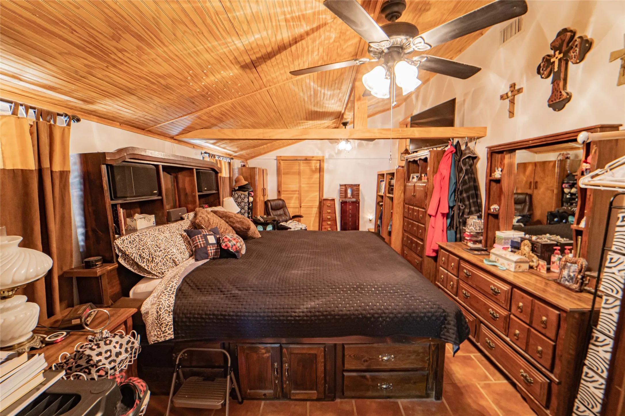 Single Family Residence For Sale in Stephens County , 356 County Road 221, Breckenridge, Texas 76424, 4 Bedroom, 2 Bathroom, 4 Garage spaces, 1,750 Sqft, built in 1968, mls#21360029, Real Estate Agent in Breckenridge, Homes For Sale in Stephens county, Homes For Sale in Breckenridge, Realtor in Breckenridge Texas, Real Estate Brokerage Independent Realty Texas, Luminita Cordes Realtor