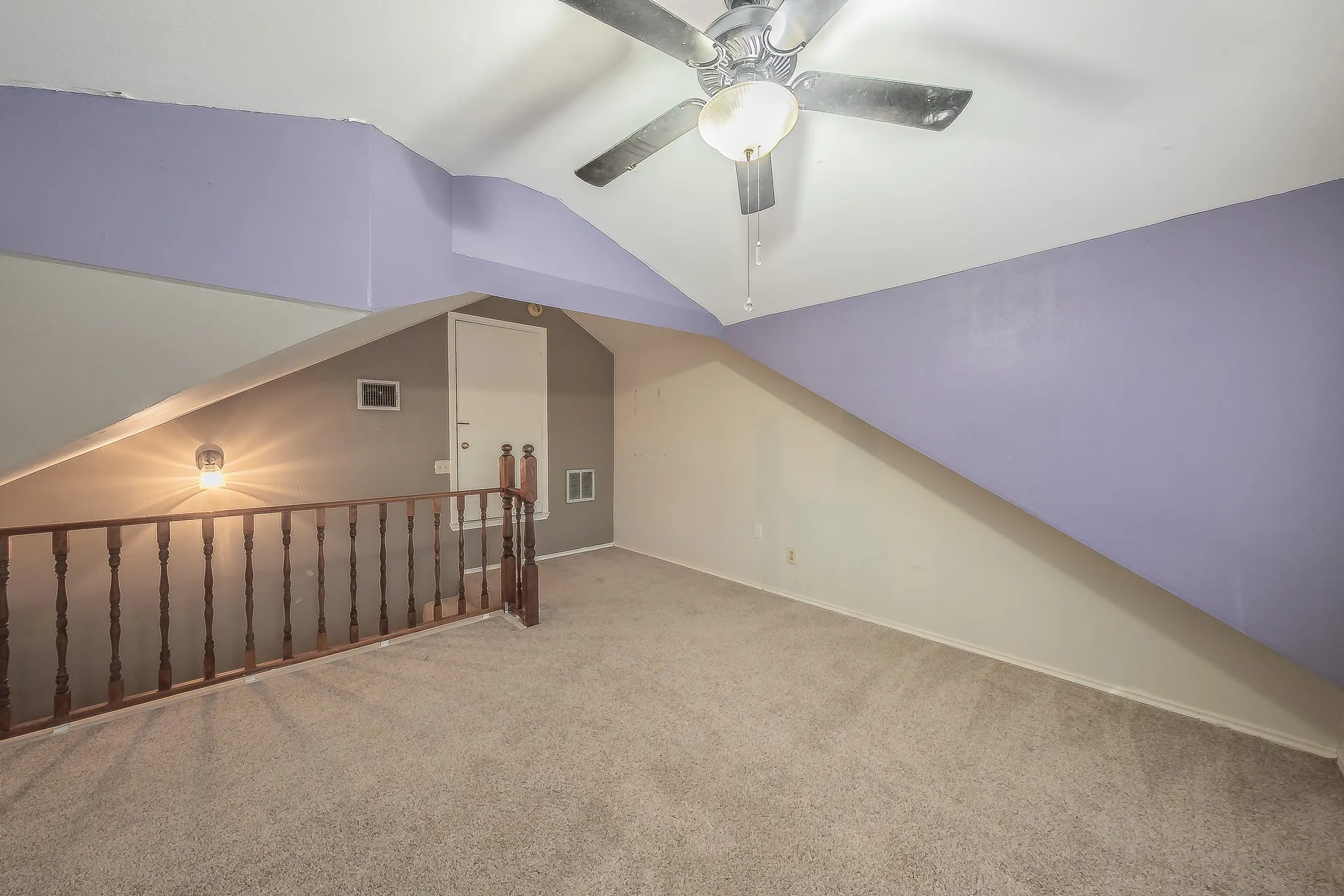 Single Family Residence For Sale in Denton County , 1322 Overlook Drive, Lewisville, Texas 75067, 3 Bedroom, 2 Bathroom, Garage spaces, 1,943 Sqft, built in 1987, mls#21360273, Real Estate Agent in Lewisville, Homes For Sale in Denton county, Homes For Sale in Lewisville, Realtor in Lewisville Texas, Real Estate Brokerage Independent Realty Texas, Luminita Cordes Realtor