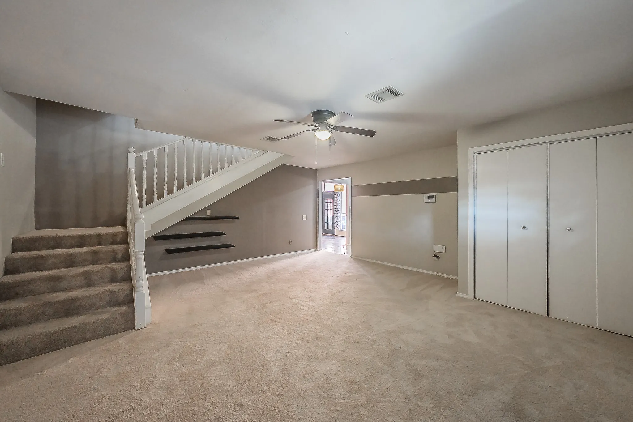 Single Family Residence For Sale in Denton County , 1322 Overlook Drive, Lewisville, Texas 75067, 3 Bedroom, 2 Bathroom, Garage spaces, 1,943 Sqft, built in 1987, mls#21360273, Real Estate Agent in Lewisville, Homes For Sale in Denton county, Homes For Sale in Lewisville, Realtor in Lewisville Texas, Real Estate Brokerage Independent Realty Texas, Luminita Cordes Realtor