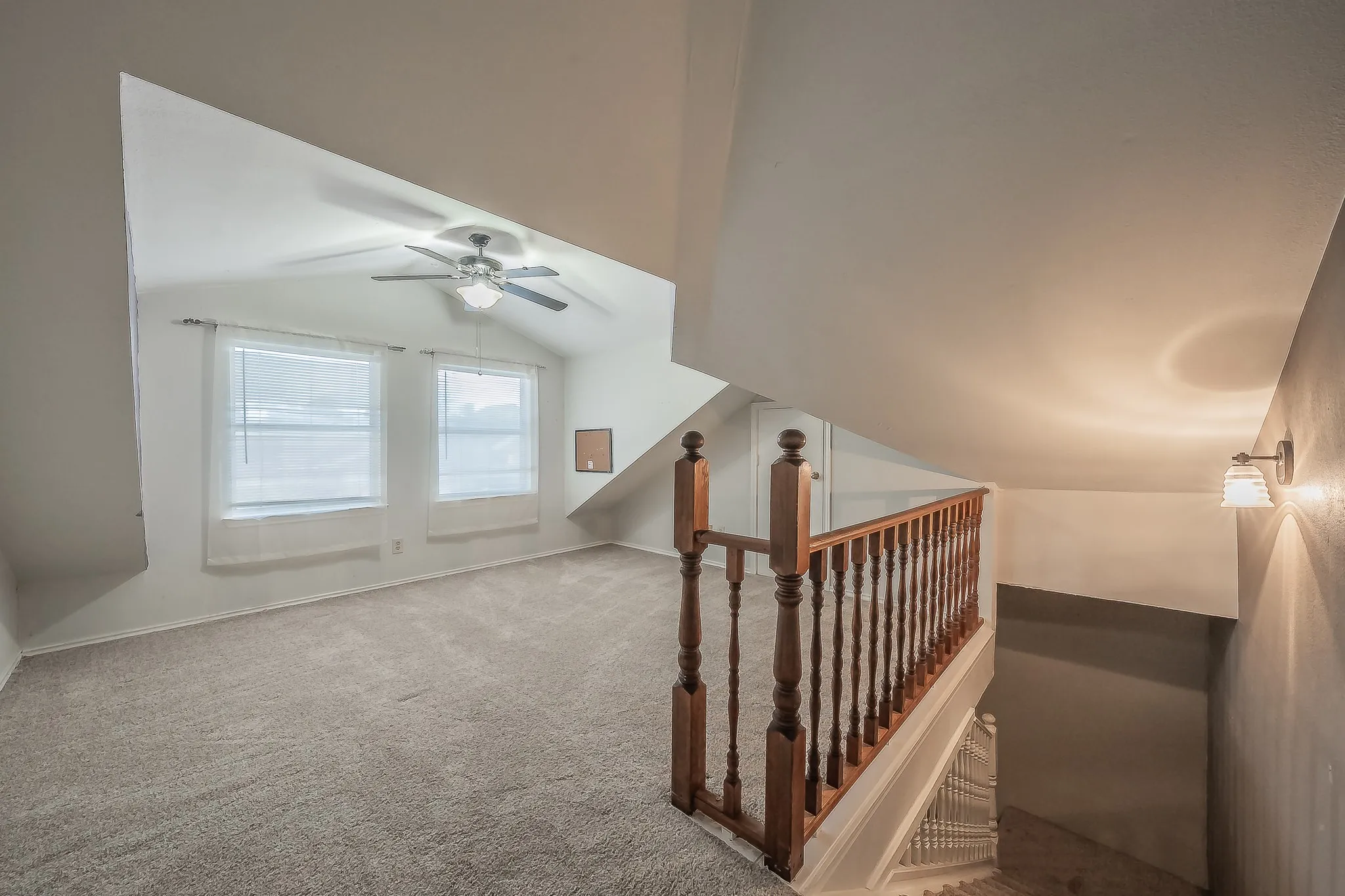 Single Family Residence For Sale in Denton County , 1322 Overlook Drive, Lewisville, Texas 75067, 3 Bedroom, 2 Bathroom, Garage spaces, 1,943 Sqft, built in 1987, mls#21360273, Real Estate Agent in Lewisville, Homes For Sale in Denton county, Homes For Sale in Lewisville, Realtor in Lewisville Texas, Real Estate Brokerage Independent Realty Texas, Luminita Cordes Realtor