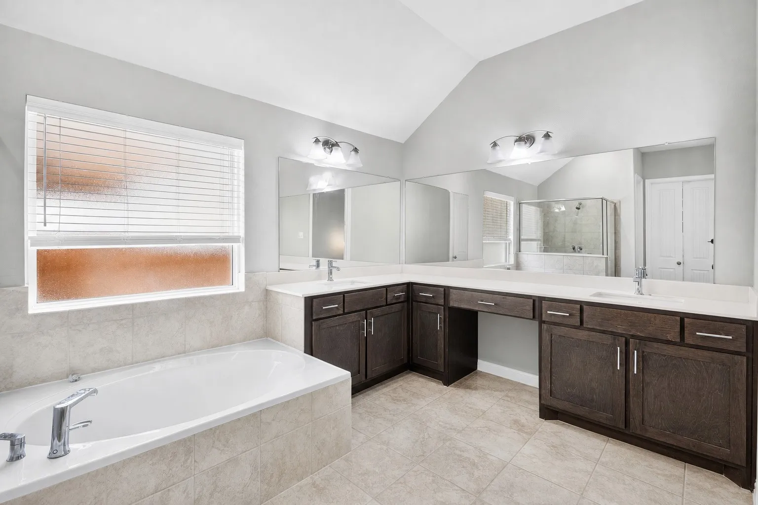 Single Family Residence For Rent in Collin County , 2022 Saints Row, Wylie, Texas 75098, 4 Bedroom, 3 Bathroom, 2 Garage spaces, 2,191 Sqft, built in 2021, mls#21361222, Real Estate Agent in Wylie, Homes For Rent in Collin county, Homes For Rent in Wylie, Realtor in Wylie Texas, Real Estate Brokerage Independent Realty Texas, Luminita Cordes Realtor