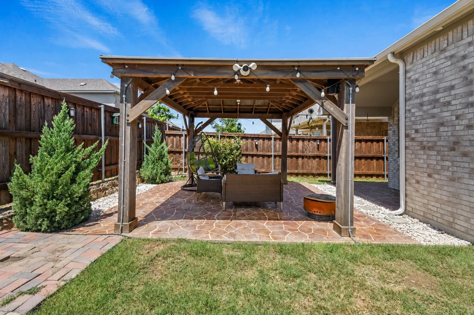 Single Family Residence For Rent in Collin County , 2022 Saints Row, Wylie, Texas 75098, 4 Bedroom, 3 Bathroom, 2 Garage spaces, 2,191 Sqft, built in 2021, mls#21361222, Real Estate Agent in Wylie, Homes For Rent in Collin county, Homes For Rent in Wylie, Realtor in Wylie Texas, Real Estate Brokerage Independent Realty Texas, Luminita Cordes Realtor