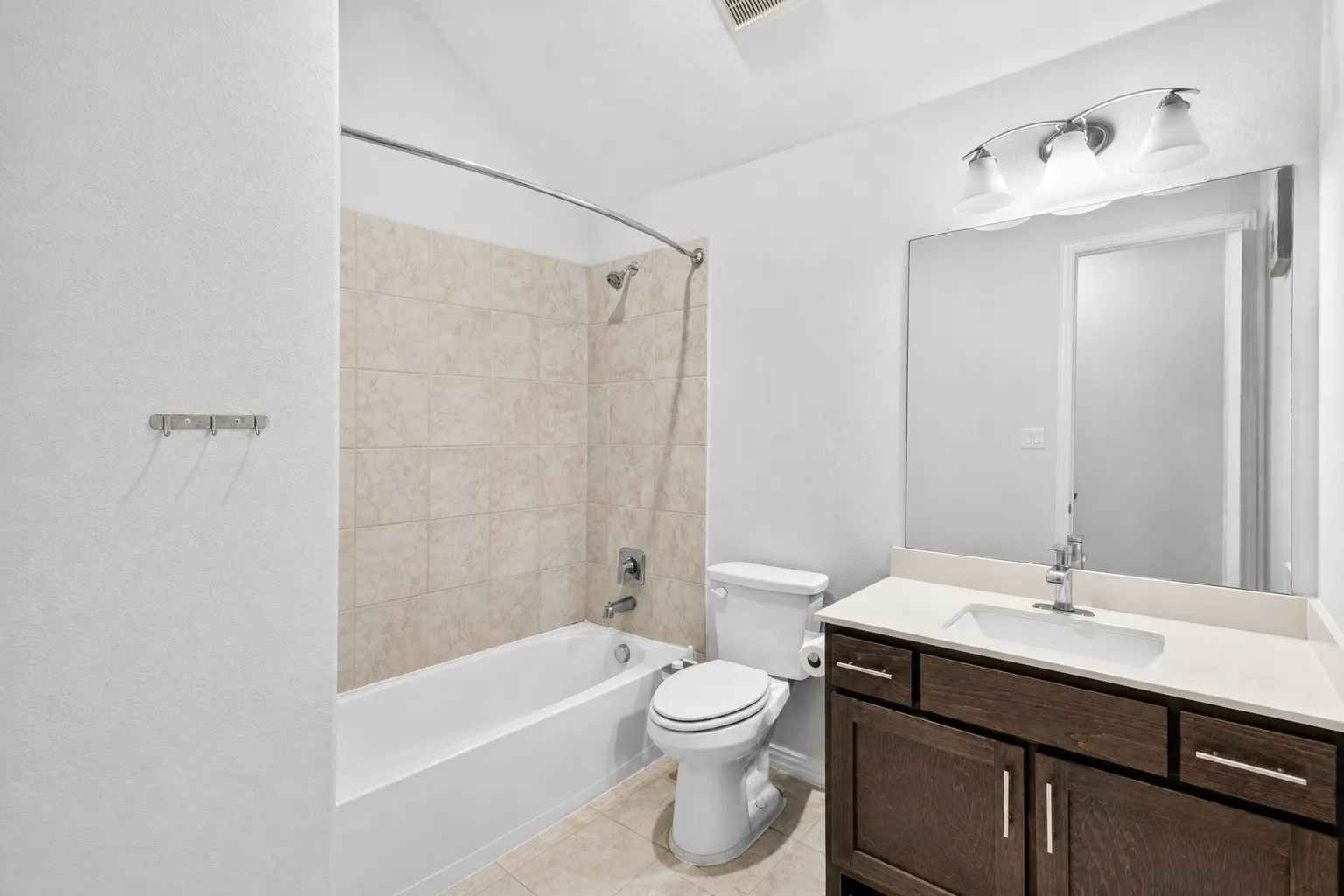 Single Family Residence For Rent in Collin County , 2022 Saints Row, Wylie, Texas 75098, 4 Bedroom, 3 Bathroom, 2 Garage spaces, 2,191 Sqft, built in 2021, mls#21361222, Real Estate Agent in Wylie, Homes For Rent in Collin county, Homes For Rent in Wylie, Realtor in Wylie Texas, Real Estate Brokerage Independent Realty Texas, Luminita Cordes Realtor