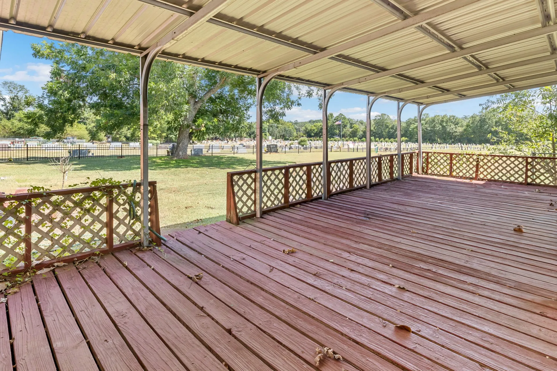 Single Family Residence For Sale in Cass County , 717 E FIRST Street, Hughes Springs, Texas 75656, 4 Bedroom, 2 Bathroom, Garage spaces, 3,034 Sqft, built in 1960, mls#21361688, Real Estate Agent in Hughes Springs, Homes For Sale in Cass county, Homes For Sale in Hughes Springs, Realtor in Hughes Springs Texas, Real Estate Brokerage Independent Realty Texas, Luminita Cordes Realtor