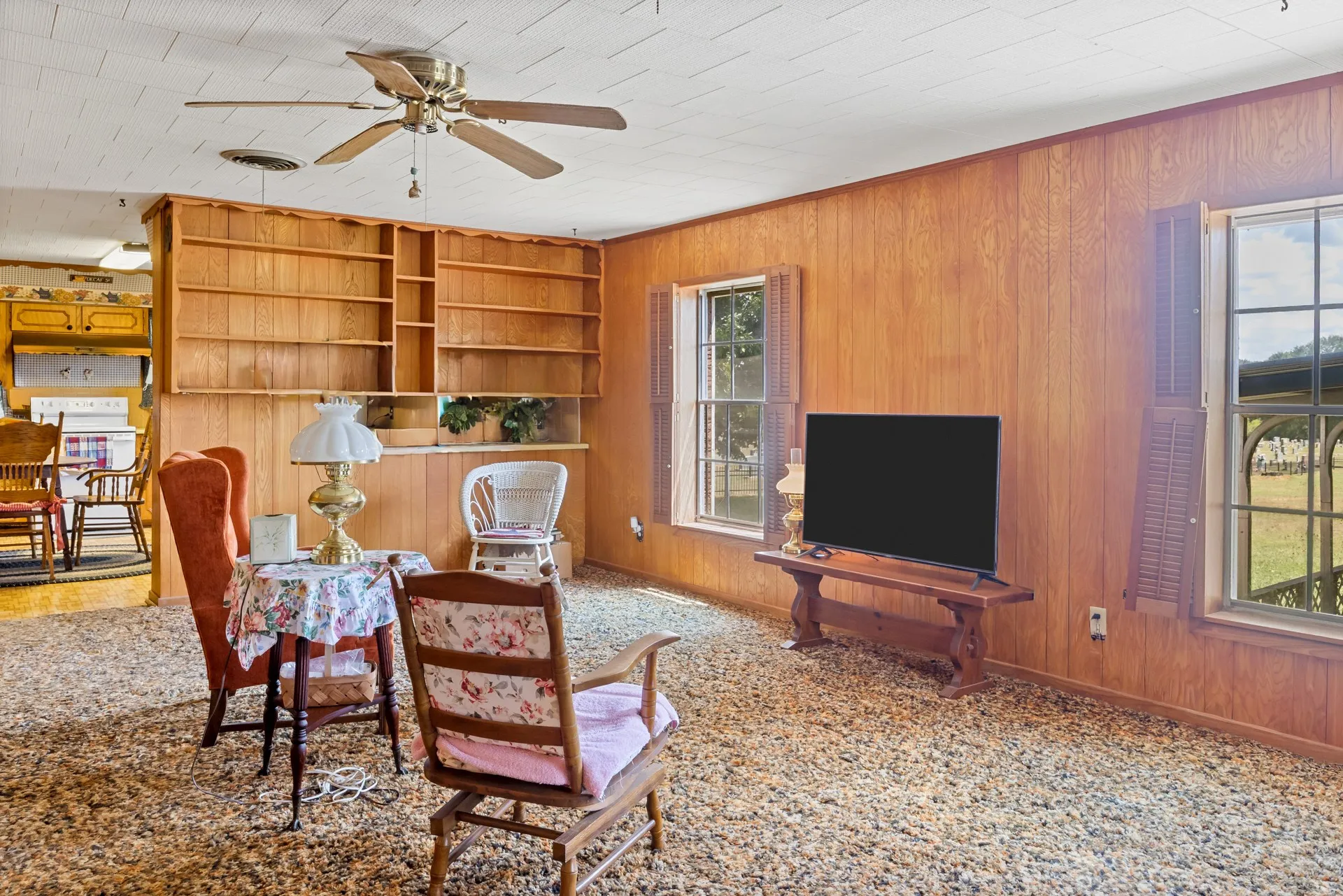 Single Family Residence For Sale in Cass County , 717 E FIRST Street, Hughes Springs, Texas 75656, 4 Bedroom, 2 Bathroom, Garage spaces, 3,034 Sqft, built in 1960, mls#21361688, Real Estate Agent in Hughes Springs, Homes For Sale in Cass county, Homes For Sale in Hughes Springs, Realtor in Hughes Springs Texas, Real Estate Brokerage Independent Realty Texas, Luminita Cordes Realtor
