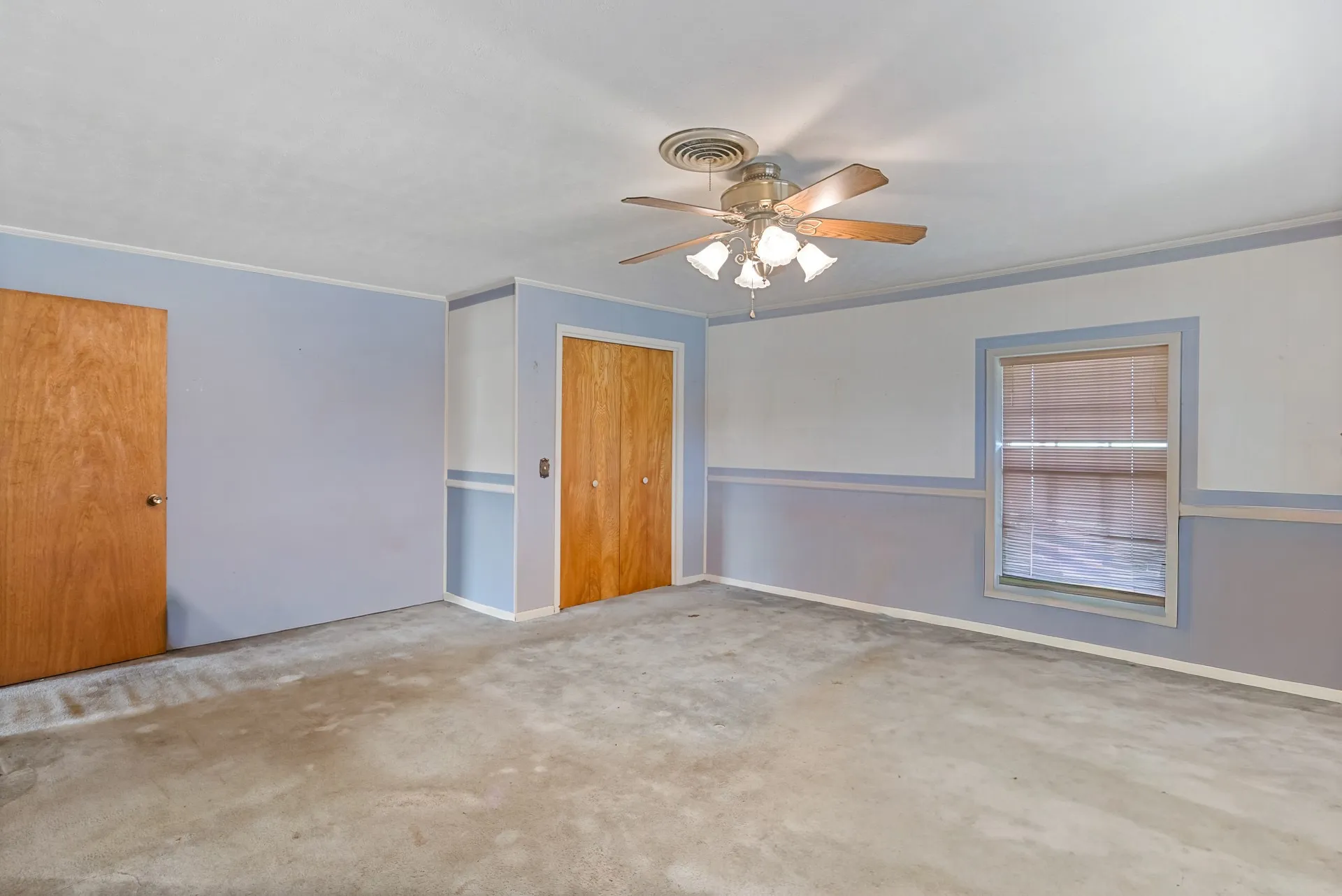 Single Family Residence For Sale in Cass County , 717 E FIRST Street, Hughes Springs, Texas 75656, 4 Bedroom, 2 Bathroom, Garage spaces, 3,034 Sqft, built in 1960, mls#21361688, Real Estate Agent in Hughes Springs, Homes For Sale in Cass county, Homes For Sale in Hughes Springs, Realtor in Hughes Springs Texas, Real Estate Brokerage Independent Realty Texas, Luminita Cordes Realtor