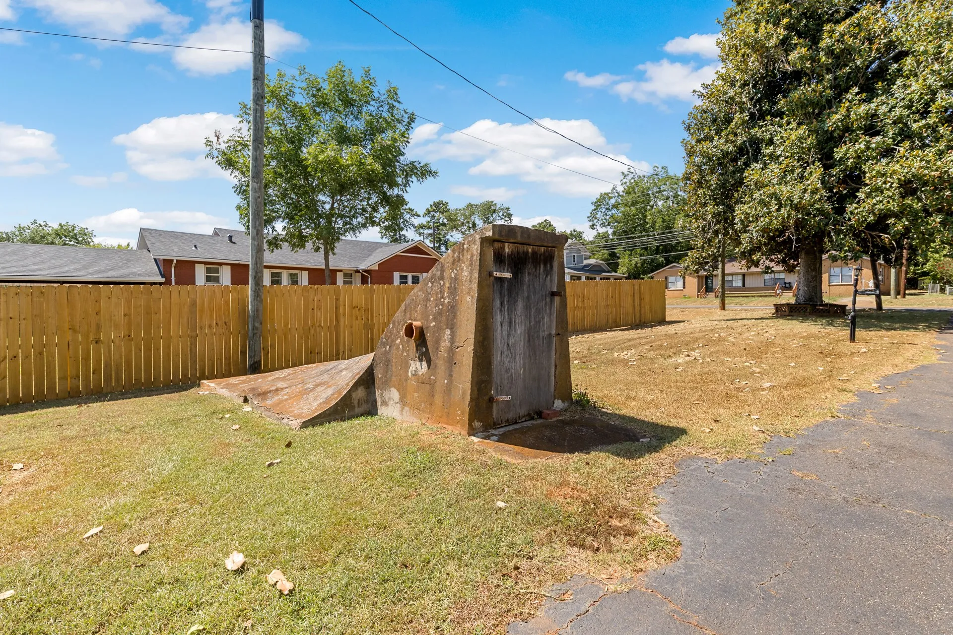 Single Family Residence For Sale in Cass County , 717 E FIRST Street, Hughes Springs, Texas 75656, 4 Bedroom, 2 Bathroom, Garage spaces, 3,034 Sqft, built in 1960, mls#21361688, Real Estate Agent in Hughes Springs, Homes For Sale in Cass county, Homes For Sale in Hughes Springs, Realtor in Hughes Springs Texas, Real Estate Brokerage Independent Realty Texas, Luminita Cordes Realtor