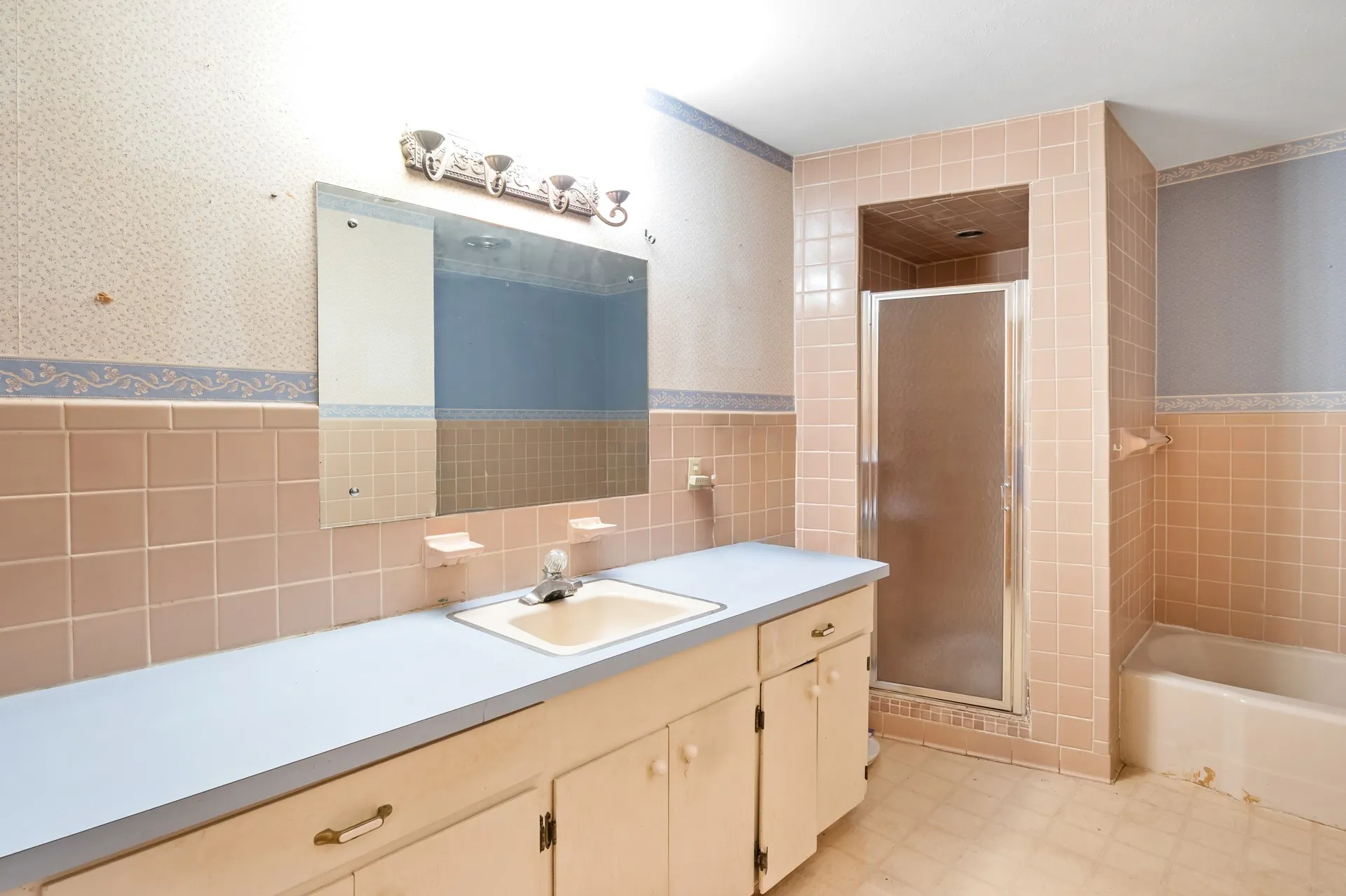 Single Family Residence For Sale in Cass County , 717 E FIRST Street, Hughes Springs, Texas 75656, 4 Bedroom, 2 Bathroom, Garage spaces, 3,034 Sqft, built in 1960, mls#21361688, Real Estate Agent in Hughes Springs, Homes For Sale in Cass county, Homes For Sale in Hughes Springs, Realtor in Hughes Springs Texas, Real Estate Brokerage Independent Realty Texas, Luminita Cordes Realtor