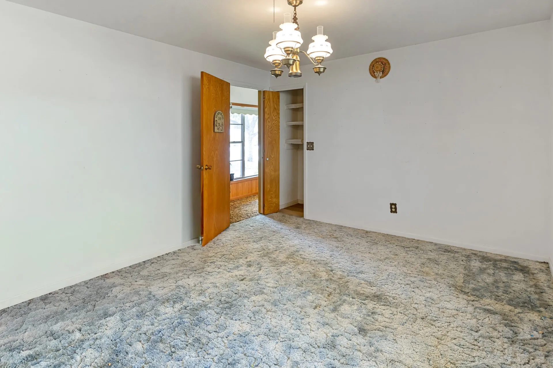 Single Family Residence For Sale in Cass County , 717 E FIRST Street, Hughes Springs, Texas 75656, 4 Bedroom, 2 Bathroom, Garage spaces, 3,034 Sqft, built in 1960, mls#21361688, Real Estate Agent in Hughes Springs, Homes For Sale in Cass county, Homes For Sale in Hughes Springs, Realtor in Hughes Springs Texas, Real Estate Brokerage Independent Realty Texas, Luminita Cordes Realtor