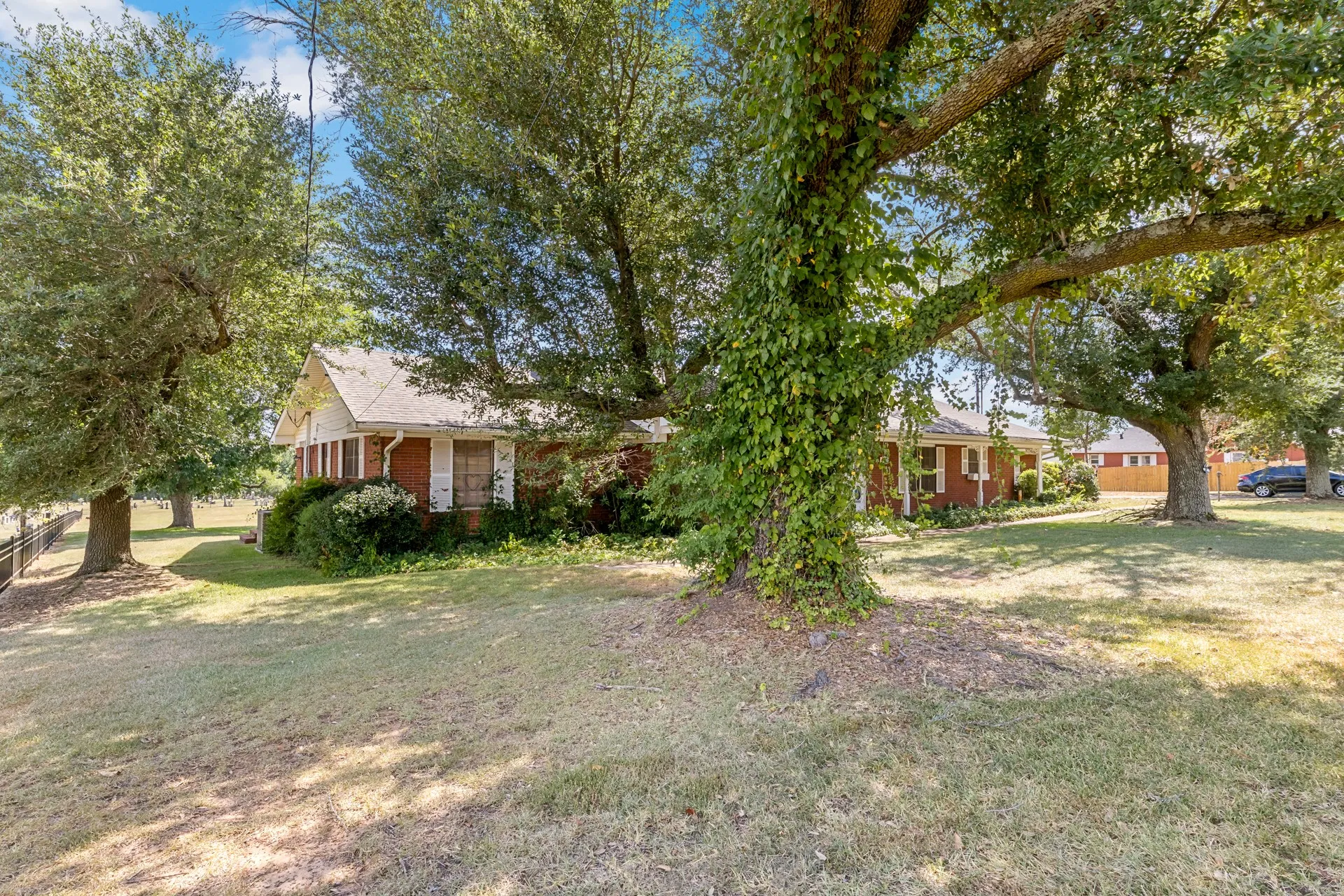 Single Family Residence For Sale in Cass County , 717 E FIRST Street, Hughes Springs, Texas 75656, 4 Bedroom, 2 Bathroom, Garage spaces, 3,034 Sqft, built in 1960, mls#21361688, Real Estate Agent in Hughes Springs, Homes For Sale in Cass county, Homes For Sale in Hughes Springs, Realtor in Hughes Springs Texas, Real Estate Brokerage Independent Realty Texas, Luminita Cordes Realtor