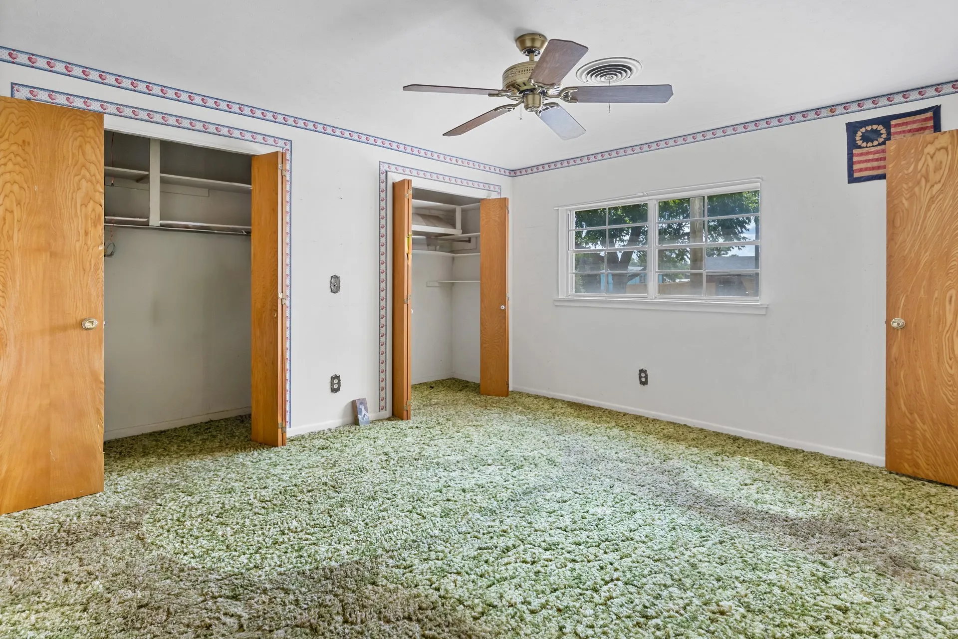 Single Family Residence For Sale in Cass County , 717 E FIRST Street, Hughes Springs, Texas 75656, 4 Bedroom, 2 Bathroom, Garage spaces, 3,034 Sqft, built in 1960, mls#21361688, Real Estate Agent in Hughes Springs, Homes For Sale in Cass county, Homes For Sale in Hughes Springs, Realtor in Hughes Springs Texas, Real Estate Brokerage Independent Realty Texas, Luminita Cordes Realtor