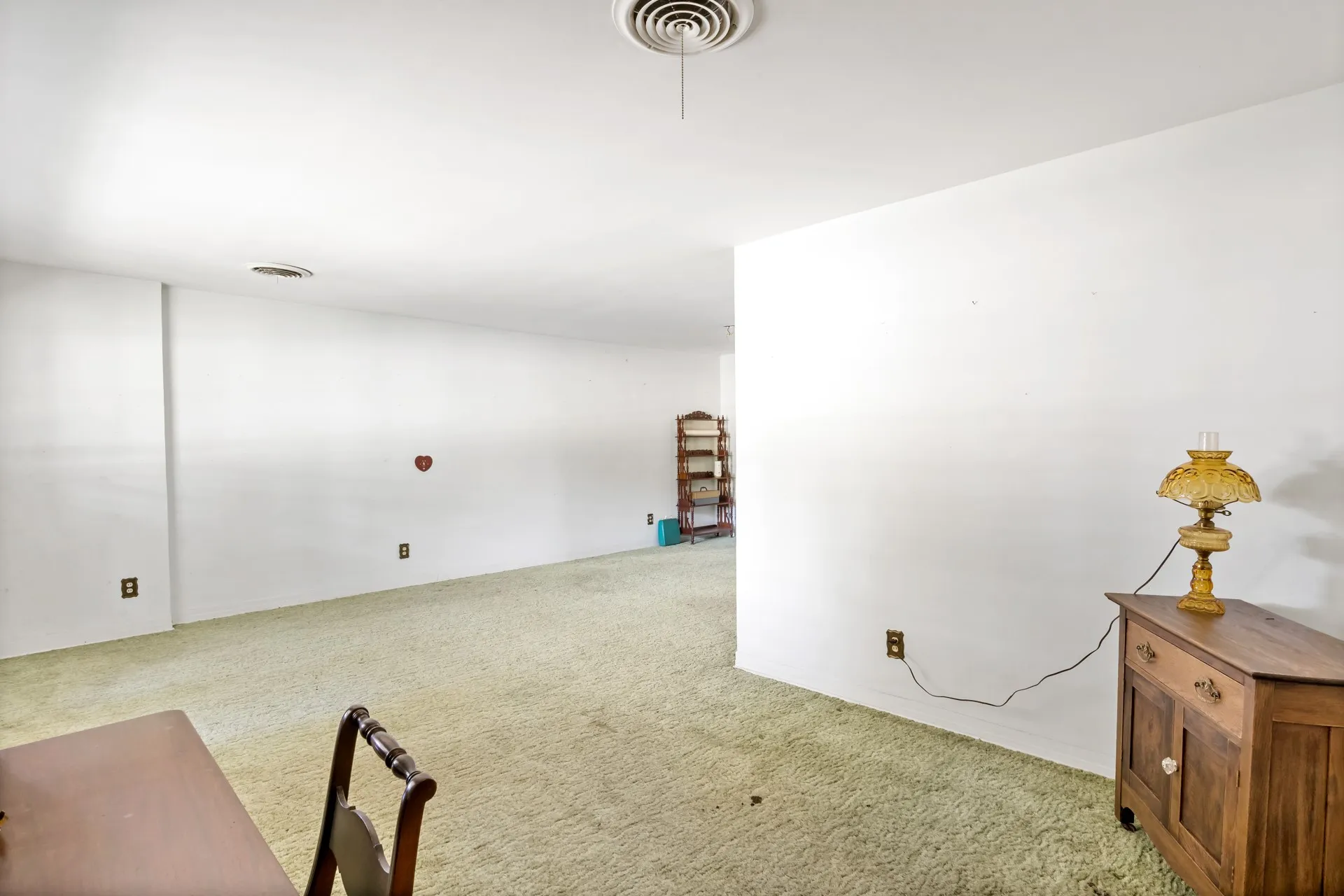 Single Family Residence For Sale in Cass County , 717 E FIRST Street, Hughes Springs, Texas 75656, 4 Bedroom, 2 Bathroom, Garage spaces, 3,034 Sqft, built in 1960, mls#21361688, Real Estate Agent in Hughes Springs, Homes For Sale in Cass county, Homes For Sale in Hughes Springs, Realtor in Hughes Springs Texas, Real Estate Brokerage Independent Realty Texas, Luminita Cordes Realtor