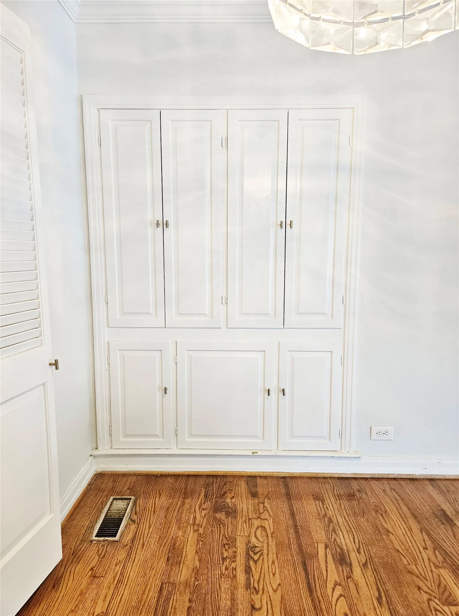 Apartment For Rent in Dallas County , 6904 Westchester Drive 3, University Park, Texas 75205, 1 Bedroom, 1 Bathroom, Garage spaces, 850 Sqft, built in 1941, mls#21361684, Real Estate Agent in University Park, Homes For Rent in Dallas county, Homes For Rent in University Park, Realtor in University Park Texas, Real Estate Brokerage Independent Realty Texas, Luminita Cordes Realtor