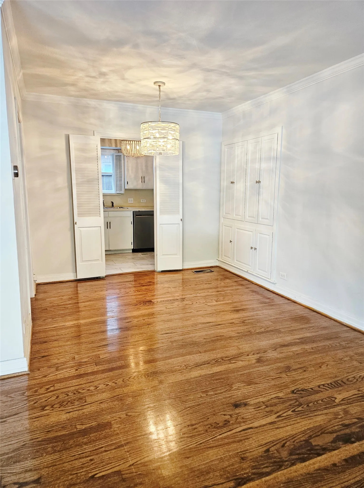 Apartment For Rent in Dallas County , 6904 Westchester Drive 3, University Park, Texas 75205, 1 Bedroom, 1 Bathroom, Garage spaces, 850 Sqft, built in 1941, mls#21361684, Real Estate Agent in University Park, Homes For Rent in Dallas county, Homes For Rent in University Park, Realtor in University Park Texas, Real Estate Brokerage Independent Realty Texas, Luminita Cordes Realtor