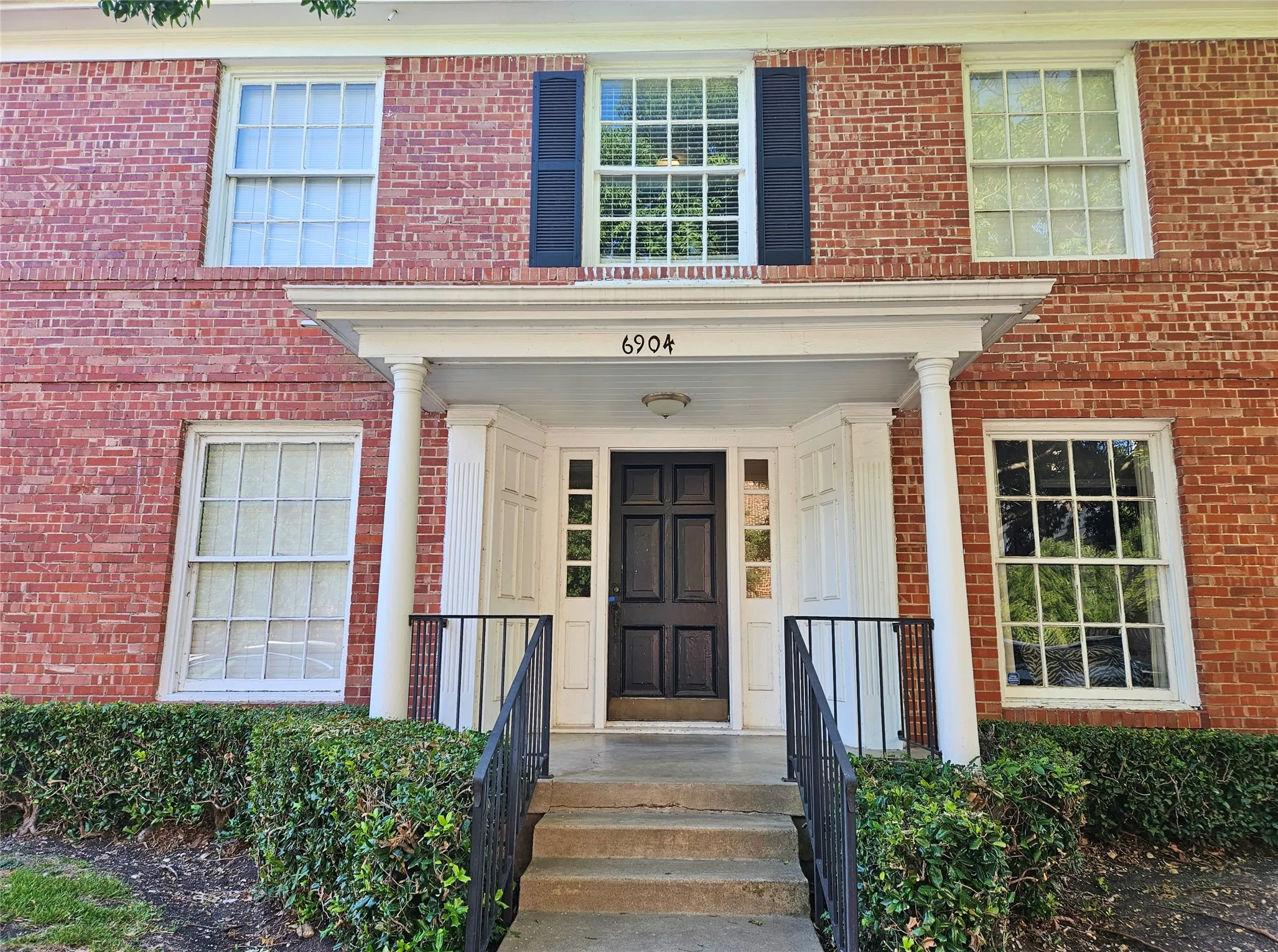 Apartment For Rent in Dallas County , 6904 Westchester Drive 3, University Park, Texas 75205, 1 Bedroom, 1 Bathroom, Garage spaces, 850 Sqft, built in 1941, mls#21361684, Real Estate Agent in University Park, Homes For Rent in Dallas county, Homes For Rent in University Park, Realtor in University Park Texas, Real Estate Brokerage Independent Realty Texas, Luminita Cordes Realtor