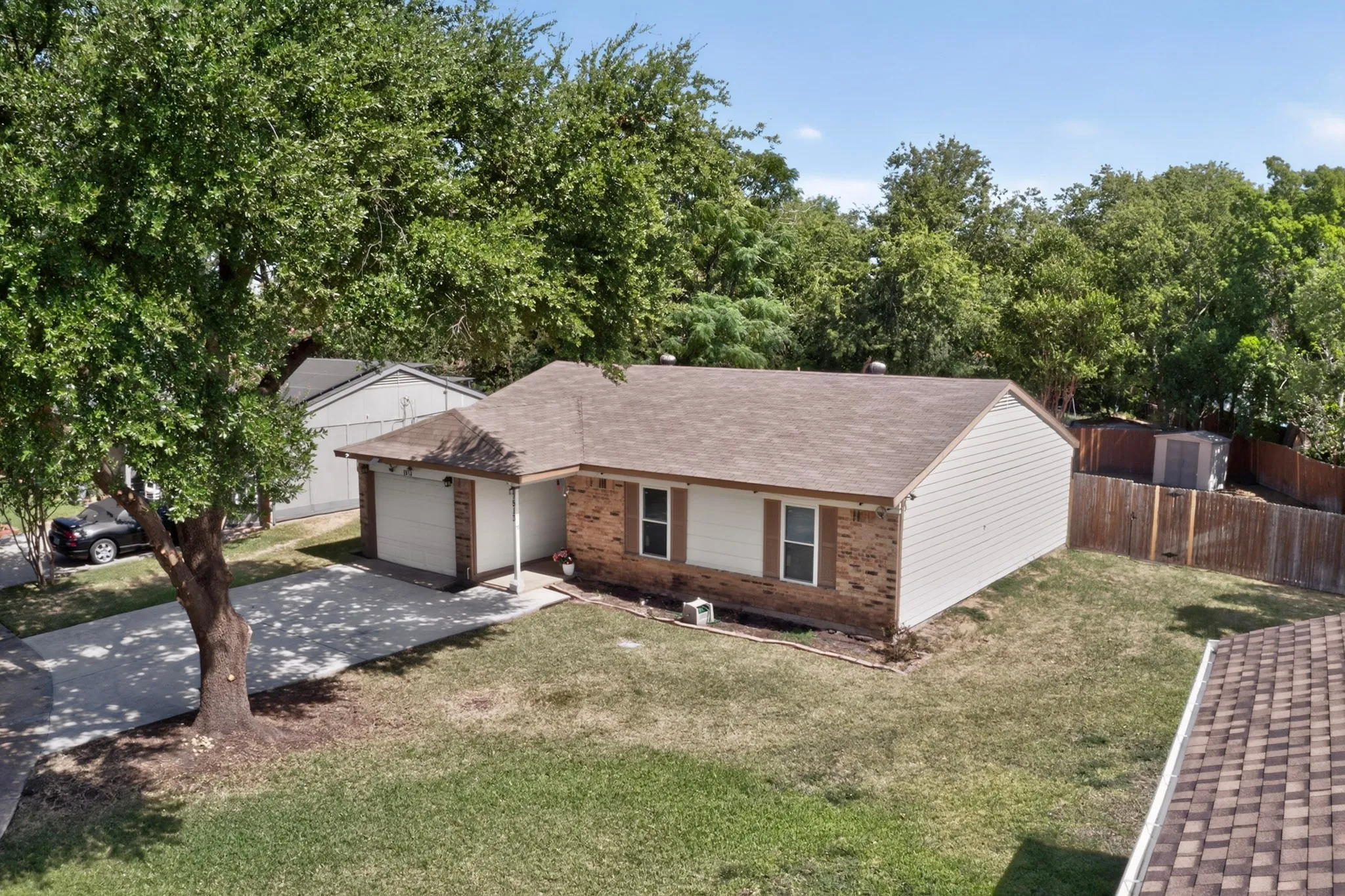 Single Family Residence For Sale in Dallas County , 1513 Pelican Court, Garland, Texas 75040, 3 Bedroom, 2 Bathroom, 1 Garage spaces, 1,150 Sqft, built in 1982, mls#21358818, Real Estate Agent in Garland, Homes For Sale in Dallas county, Homes For Sale in Garland, Realtor in Garland Texas, Real Estate Brokerage Independent Realty Texas, Luminita Cordes Realtor