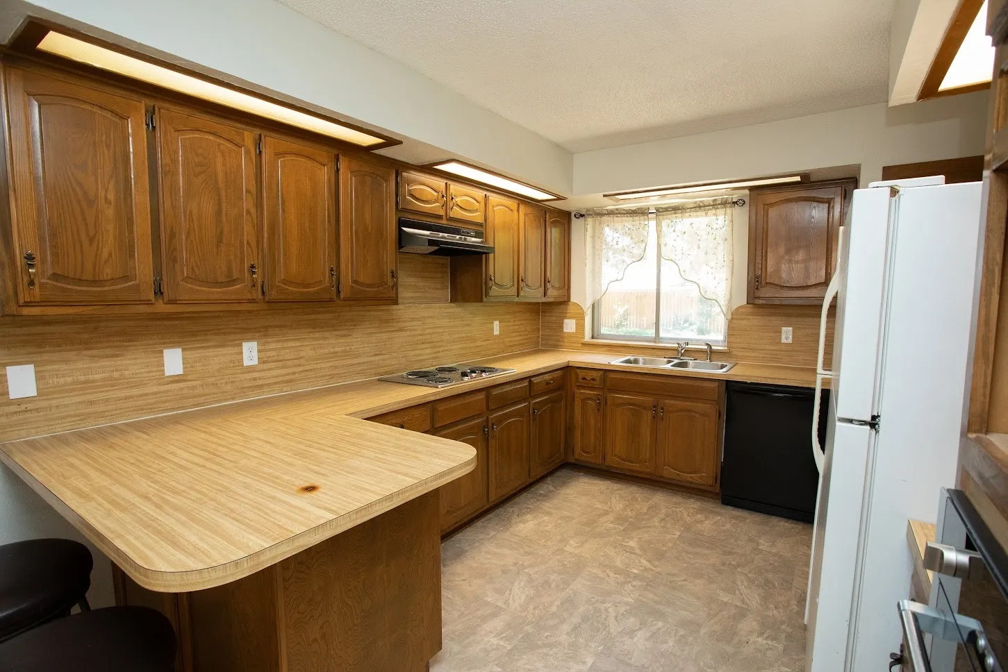 Single Family Residence For Sale in Young County , 1202 Randy Drive Drive, Graham, Texas 76450, 3 Bedroom, 2 Bathroom, 2 Garage spaces, 1,498 Sqft, built in 1986, mls#21358886, Real Estate Agent in Graham, Homes For Sale in Young county, Homes For Sale in Graham, Realtor in Graham Texas, Real Estate Brokerage Independent Realty Texas, Luminita Cordes Realtor