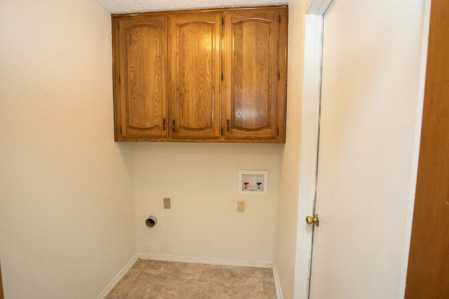 Single Family Residence For Sale in Young County , 1202 Randy Drive Drive, Graham, Texas 76450, 3 Bedroom, 2 Bathroom, 2 Garage spaces, 1,498 Sqft, built in 1986, mls#21358886, Real Estate Agent in Graham, Homes For Sale in Young county, Homes For Sale in Graham, Realtor in Graham Texas, Real Estate Brokerage Independent Realty Texas, Luminita Cordes Realtor