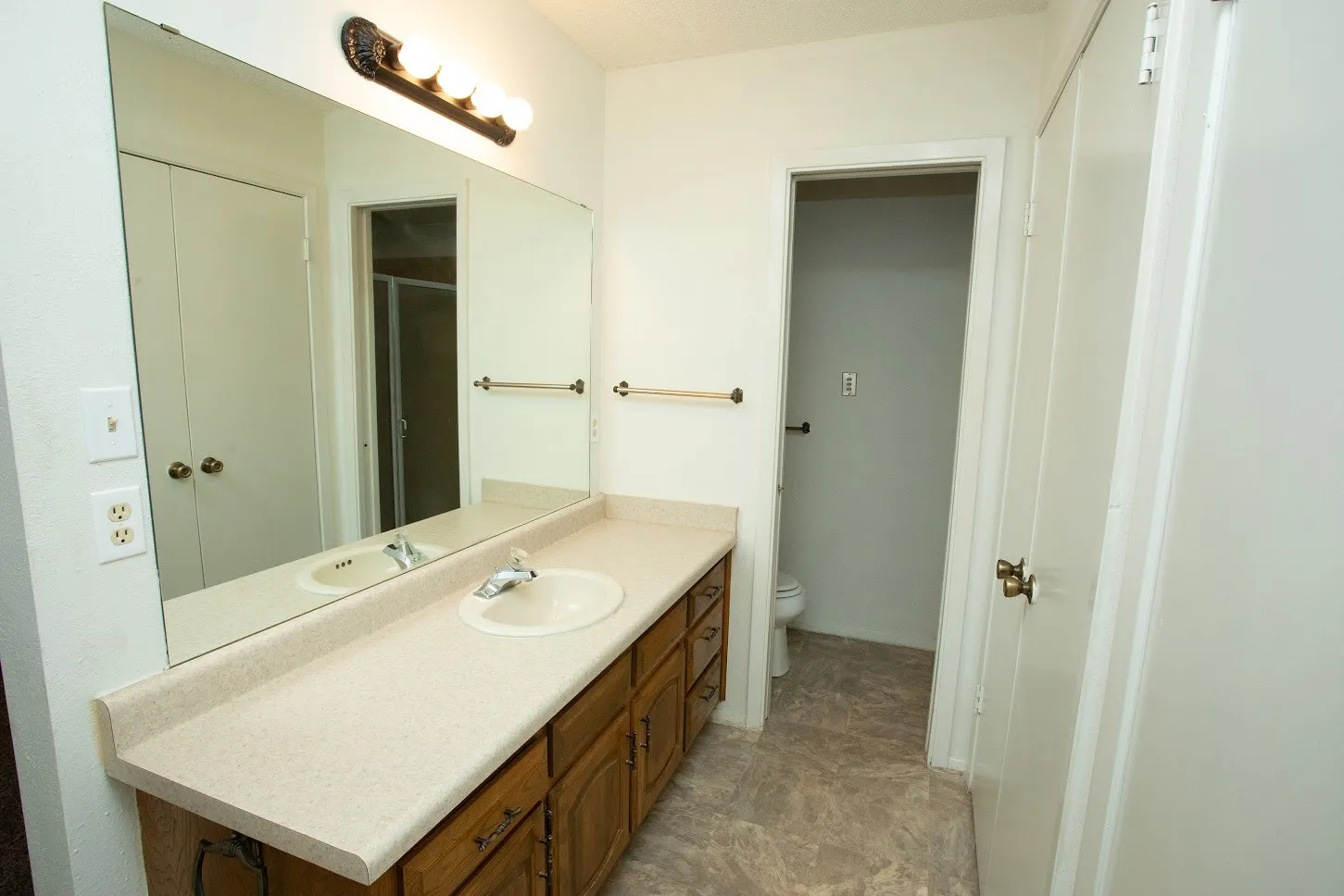 Single Family Residence For Sale in Young County , 1202 Randy Drive Drive, Graham, Texas 76450, 3 Bedroom, 2 Bathroom, 2 Garage spaces, 1,498 Sqft, built in 1986, mls#21358886, Real Estate Agent in Graham, Homes For Sale in Young county, Homes For Sale in Graham, Realtor in Graham Texas, Real Estate Brokerage Independent Realty Texas, Luminita Cordes Realtor