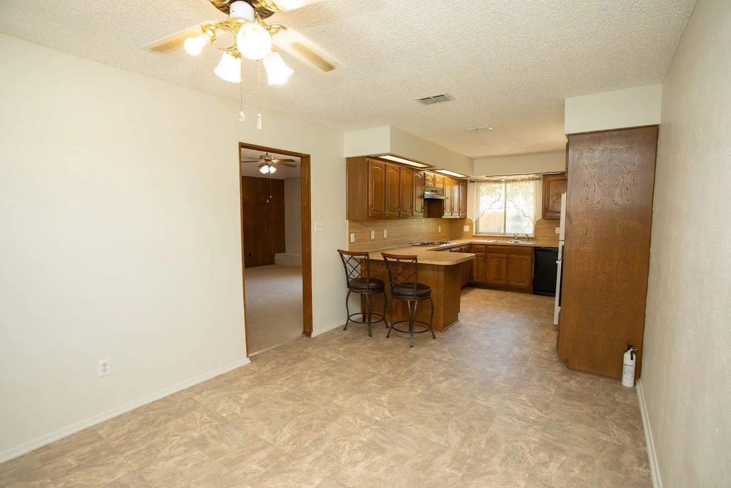 Single Family Residence For Sale in Young County , 1202 Randy Drive Drive, Graham, Texas 76450, 3 Bedroom, 2 Bathroom, 2 Garage spaces, 1,498 Sqft, built in 1986, mls#21358886, Real Estate Agent in Graham, Homes For Sale in Young county, Homes For Sale in Graham, Realtor in Graham Texas, Real Estate Brokerage Independent Realty Texas, Luminita Cordes Realtor