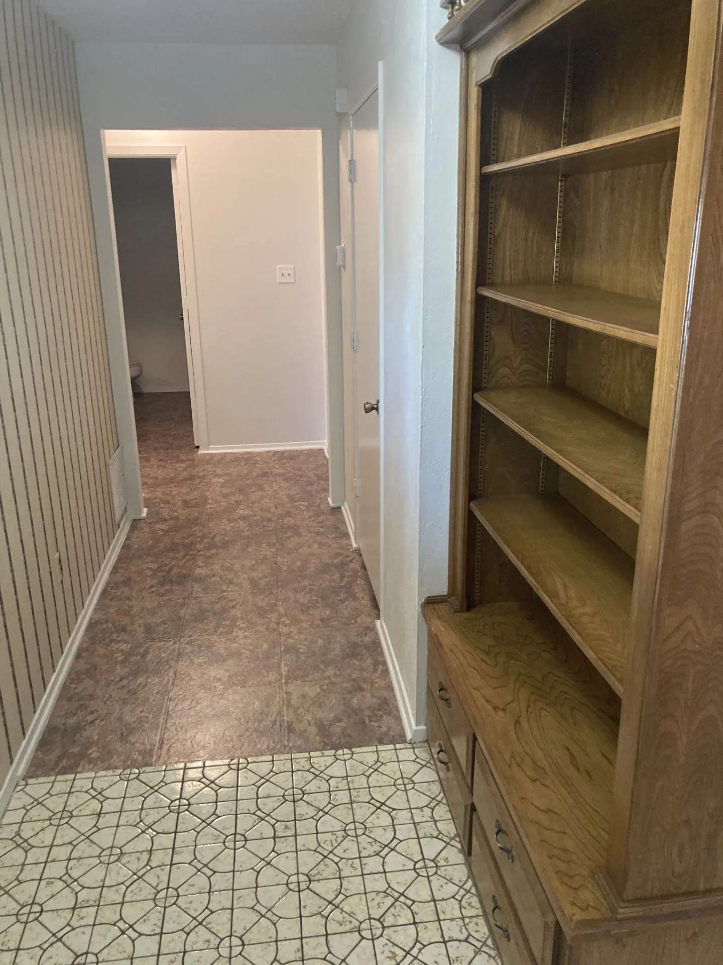 Single Family Residence For Sale in Young County , 1202 Randy Drive Drive, Graham, Texas 76450, 3 Bedroom, 2 Bathroom, 2 Garage spaces, 1,498 Sqft, built in 1986, mls#21358886, Real Estate Agent in Graham, Homes For Sale in Young county, Homes For Sale in Graham, Realtor in Graham Texas, Real Estate Brokerage Independent Realty Texas, Luminita Cordes Realtor
