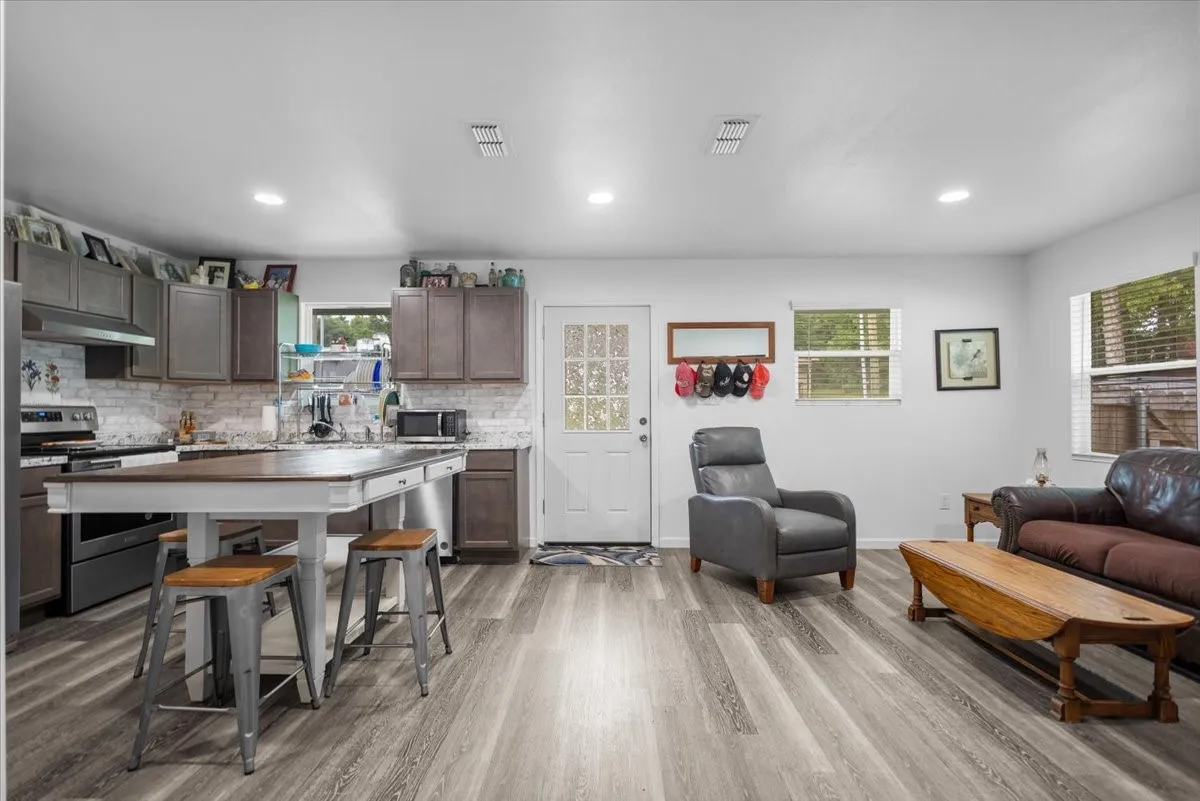 Single Family Residence For Sale in Gregg County , 215 HULL Street, Gladewater, Texas 75647, 4 Bedroom, 2 Bathroom, Garage spaces, 1,152 Sqft, built in 2024, Price $198,000, mls#21360753, Real Estate Agent in Gladewater, Homes For Sale in Gregg county, Homes For Sale in Gladewater, Realtor in Gladewater Texas, Real Estate Brokerage Independent Realty Texas, Luminita Cordes Realtor