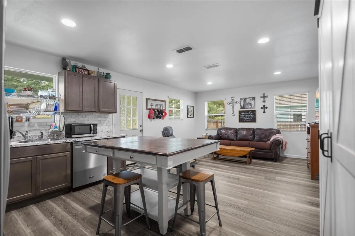 Single Family Residence For Sale in Gregg County , 215 HULL Street, Gladewater, Texas 75647, 4 Bedroom, 2 Bathroom, Garage spaces, 1,152 Sqft, built in 2024, Price $198,000, mls#21360753, Real Estate Agent in Gladewater, Homes For Sale in Gregg county, Homes For Sale in Gladewater, Realtor in Gladewater Texas, Real Estate Brokerage Independent Realty Texas, Luminita Cordes Realtor