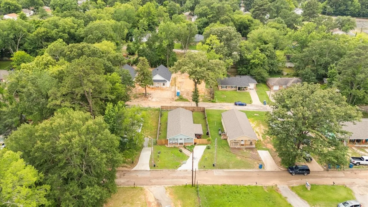 Single Family Residence For Sale in Gregg County , 215 HULL Street, Gladewater, Texas 75647, 4 Bedroom, 2 Bathroom, Garage spaces, 1,152 Sqft, built in 2024, Price $198,000, mls#21360753, Real Estate Agent in Gladewater, Homes For Sale in Gregg county, Homes For Sale in Gladewater, Realtor in Gladewater Texas, Real Estate Brokerage Independent Realty Texas, Luminita Cordes Realtor