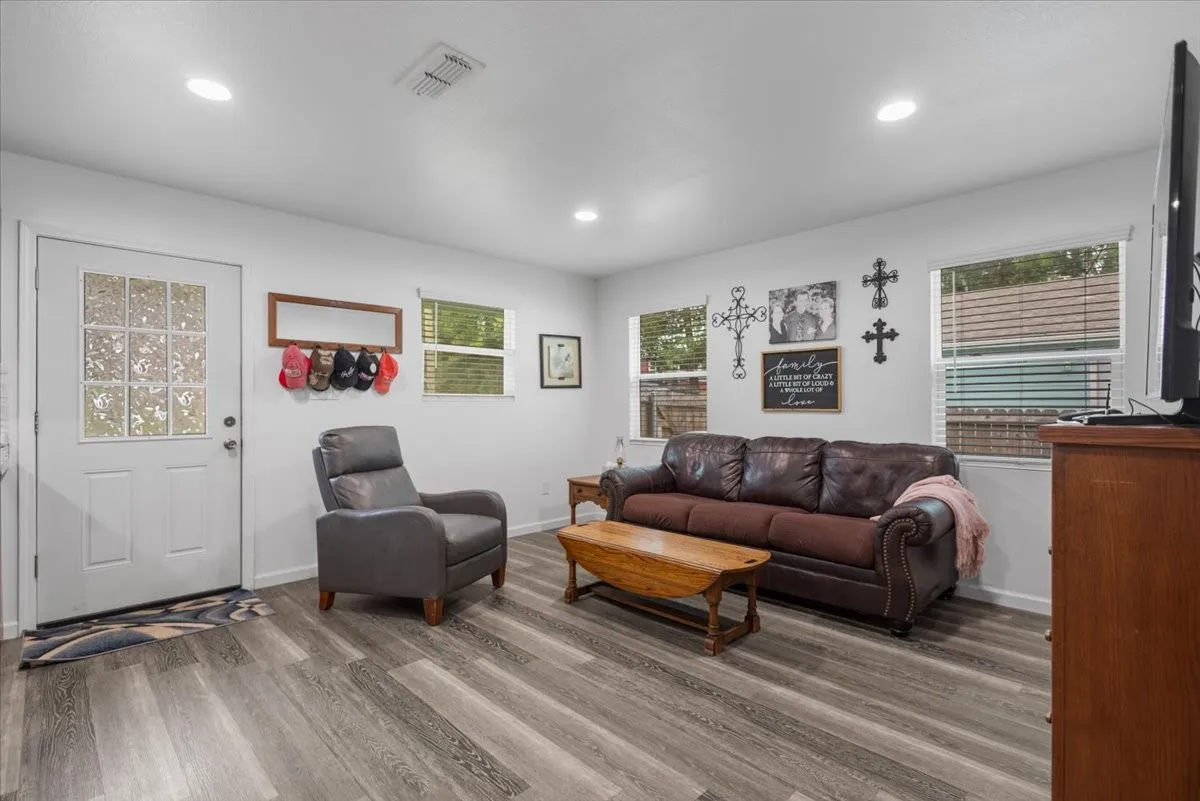 Single Family Residence For Sale in Gregg County , 215 HULL Street, Gladewater, Texas 75647, 4 Bedroom, 2 Bathroom, Garage spaces, 1,152 Sqft, built in 2024, Price $198,000, mls#21360753, Real Estate Agent in Gladewater, Homes For Sale in Gregg county, Homes For Sale in Gladewater, Realtor in Gladewater Texas, Real Estate Brokerage Independent Realty Texas, Luminita Cordes Realtor