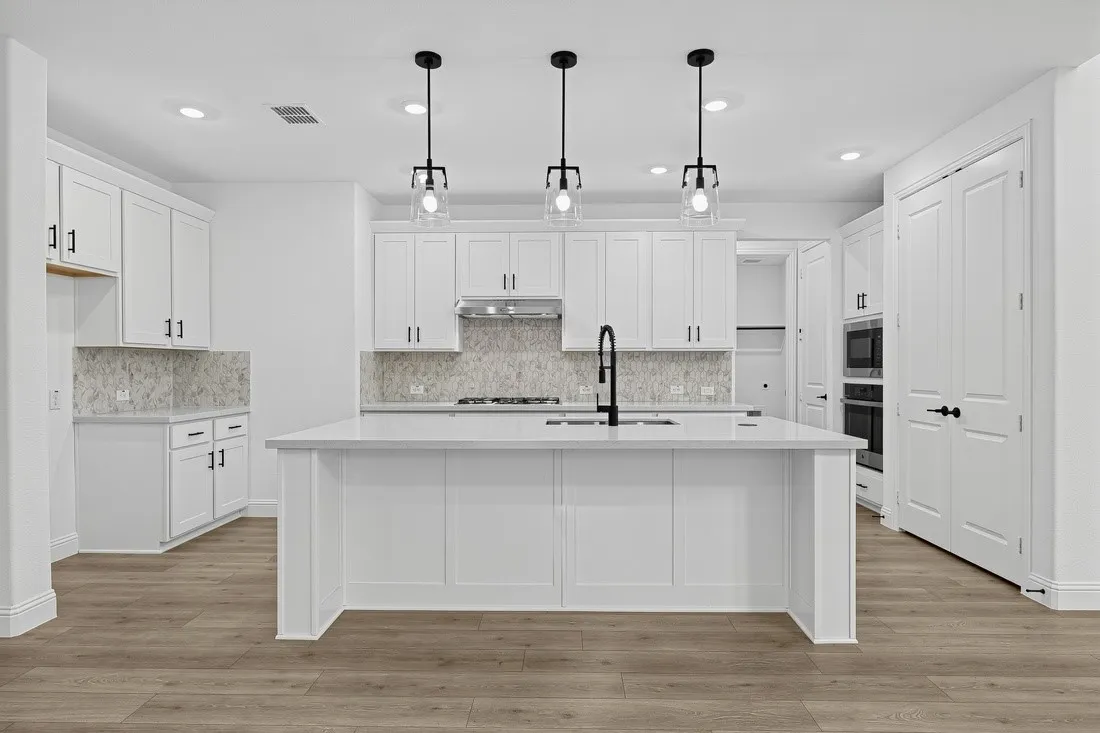 1520 Chestnut Gardens ~ Ready Now