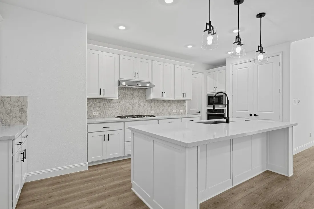 1520 Chestnut Gardens ~ Ready Now