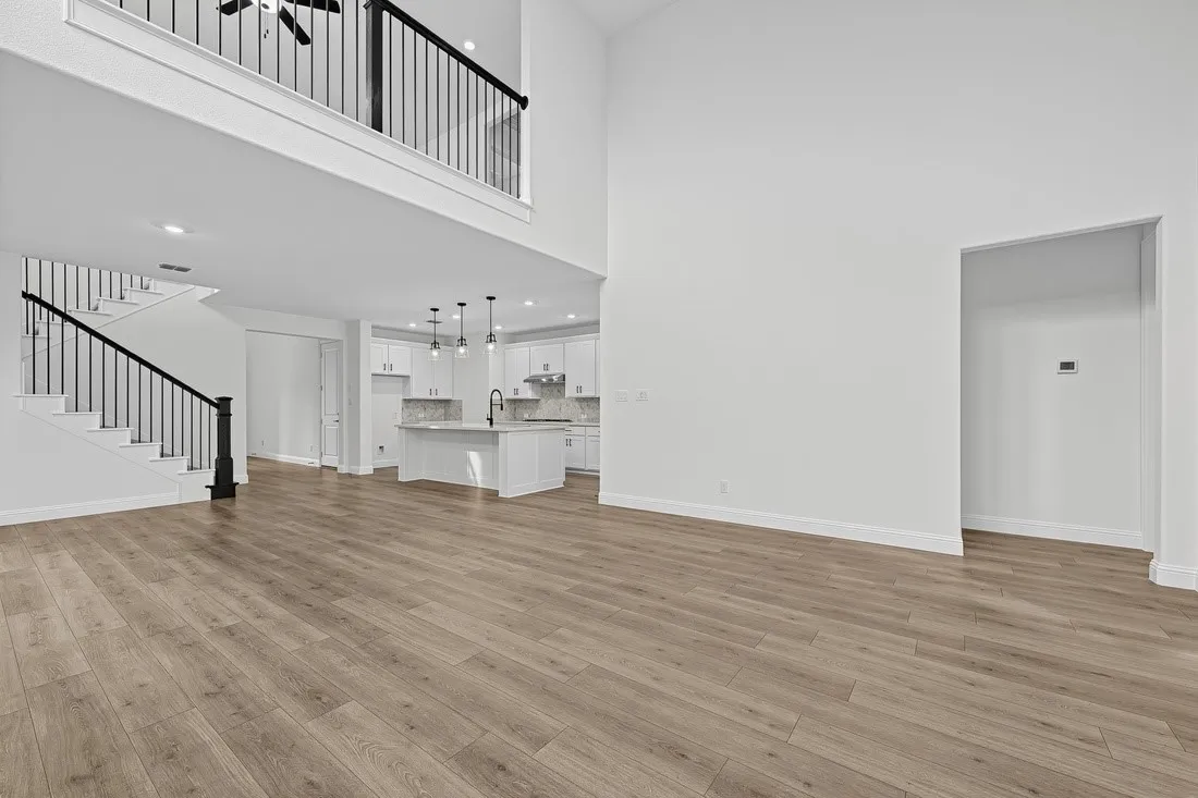 1520 Chestnut Gardens ~ Ready Now