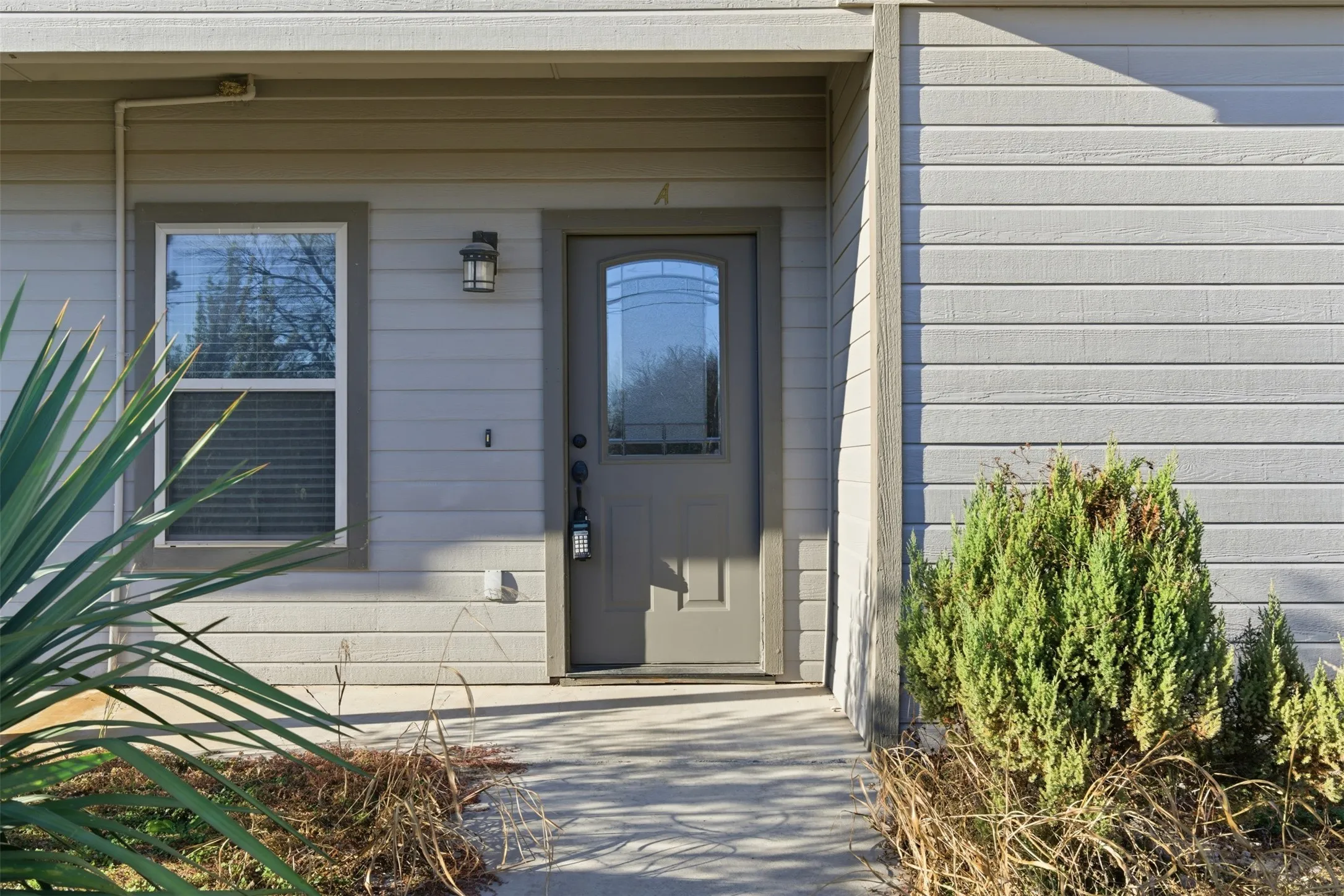Quadruplex For Rent in Johnson County , 101 W Capps Street D, Rio Vista, Texas 76093, 3 Bedroom, 2 Bathroom, Garage spaces, 1,189 Sqft, built in 2018, mls#21361732, Real Estate Agent in Rio Vista, Homes For Rent in Johnson county, Homes For Rent in Rio Vista, Realtor in Rio Vista Texas, Real Estate Brokerage Independent Realty Texas, Luminita Cordes Realtor
