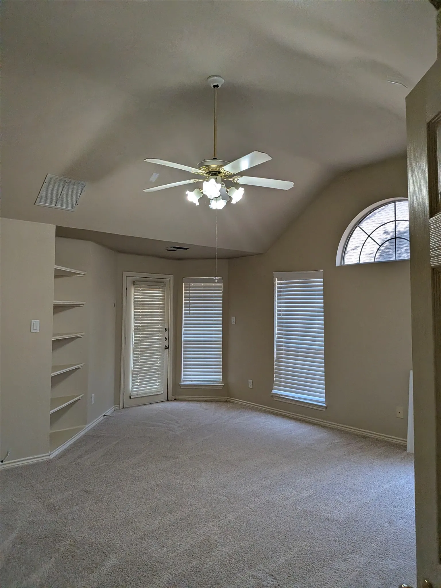 Single Family Residence For Rent in Denton County , 3101 Wareham Lane, Flower Mound, Texas 75022, 3 Bedroom, 2 Bathroom, 2 Garage spaces, 2,185 Sqft, built in 1997, mls#21360911, Real Estate Agent in Flower Mound, Homes For Rent in Denton county, Homes For Rent in Flower Mound, Realtor in Flower Mound Texas, Real Estate Brokerage Independent Realty Texas, Luminita Cordes Realtor