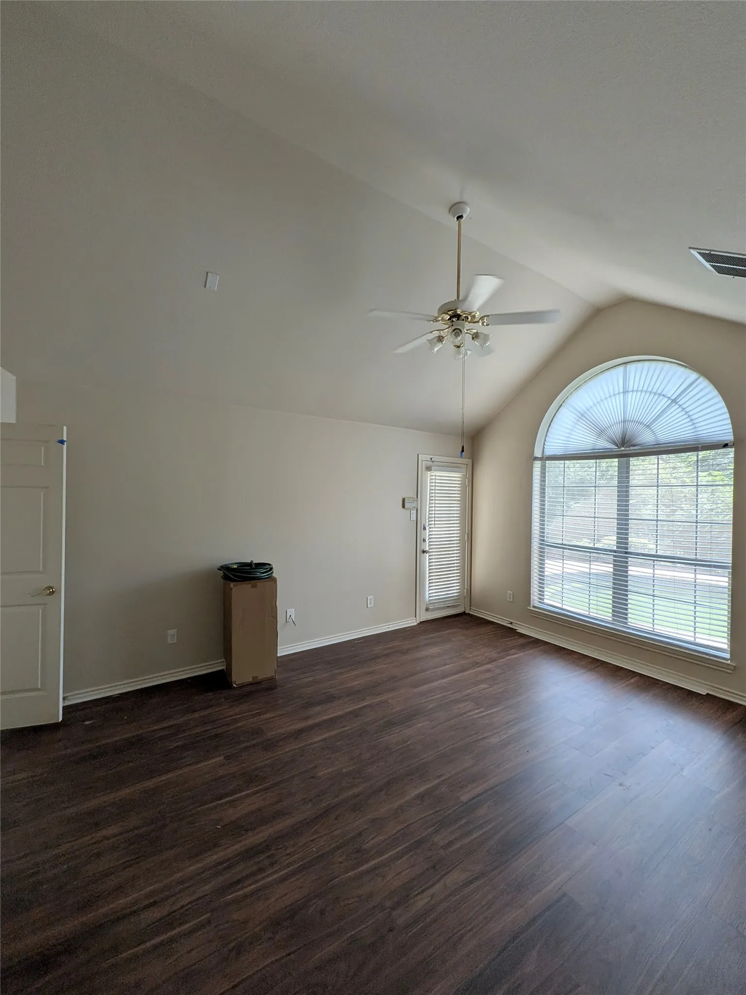 Single Family Residence For Rent in Denton County , 3101 Wareham Lane, Flower Mound, Texas 75022, 3 Bedroom, 2 Bathroom, 2 Garage spaces, 2,185 Sqft, built in 1997, mls#21360911, Real Estate Agent in Flower Mound, Homes For Rent in Denton county, Homes For Rent in Flower Mound, Realtor in Flower Mound Texas, Real Estate Brokerage Independent Realty Texas, Luminita Cordes Realtor