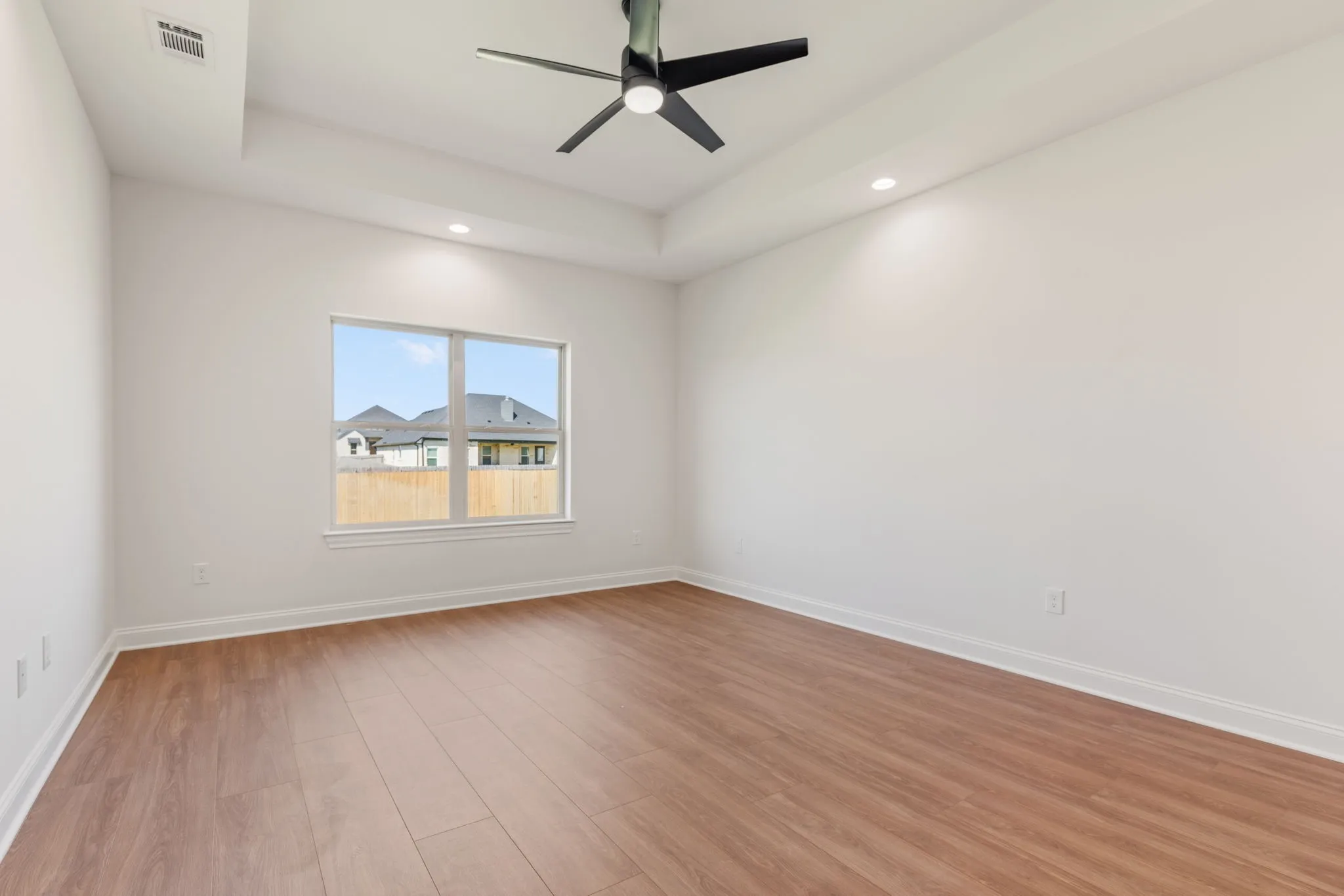 Single Family Residence For Sale in Mc Lennan County , 1345 Tahonta Drive, Hewitt, Texas 76643, 4 Bedroom, 2 Bathroom, 2 Garage spaces, 2,200 Sqft, built in 2026, mls#21361717, Real Estate Agent in Hewitt, Homes For Sale in Mc Lennan county, Homes For Sale in Hewitt, Realtor in Hewitt Texas, Real Estate Brokerage Independent Realty Texas, Luminita Cordes Realtor