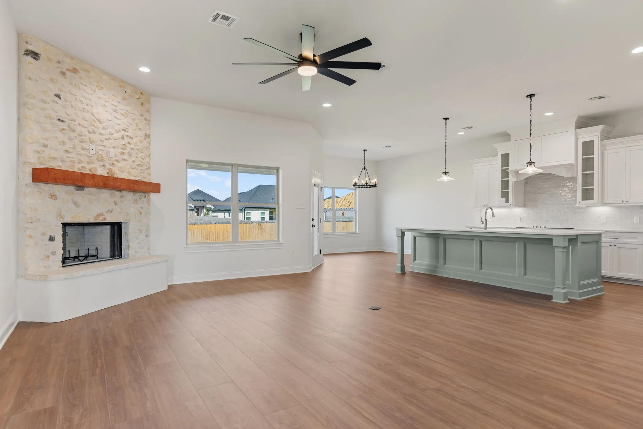Single Family Residence For Sale in Mc Lennan County , 1345 Tahonta Drive, Hewitt, Texas 76643, 4 Bedroom, 2 Bathroom, 2 Garage spaces, 2,200 Sqft, built in 2026, mls#21361717, Real Estate Agent in Hewitt, Homes For Sale in Mc Lennan county, Homes For Sale in Hewitt, Realtor in Hewitt Texas, Real Estate Brokerage Independent Realty Texas, Luminita Cordes Realtor