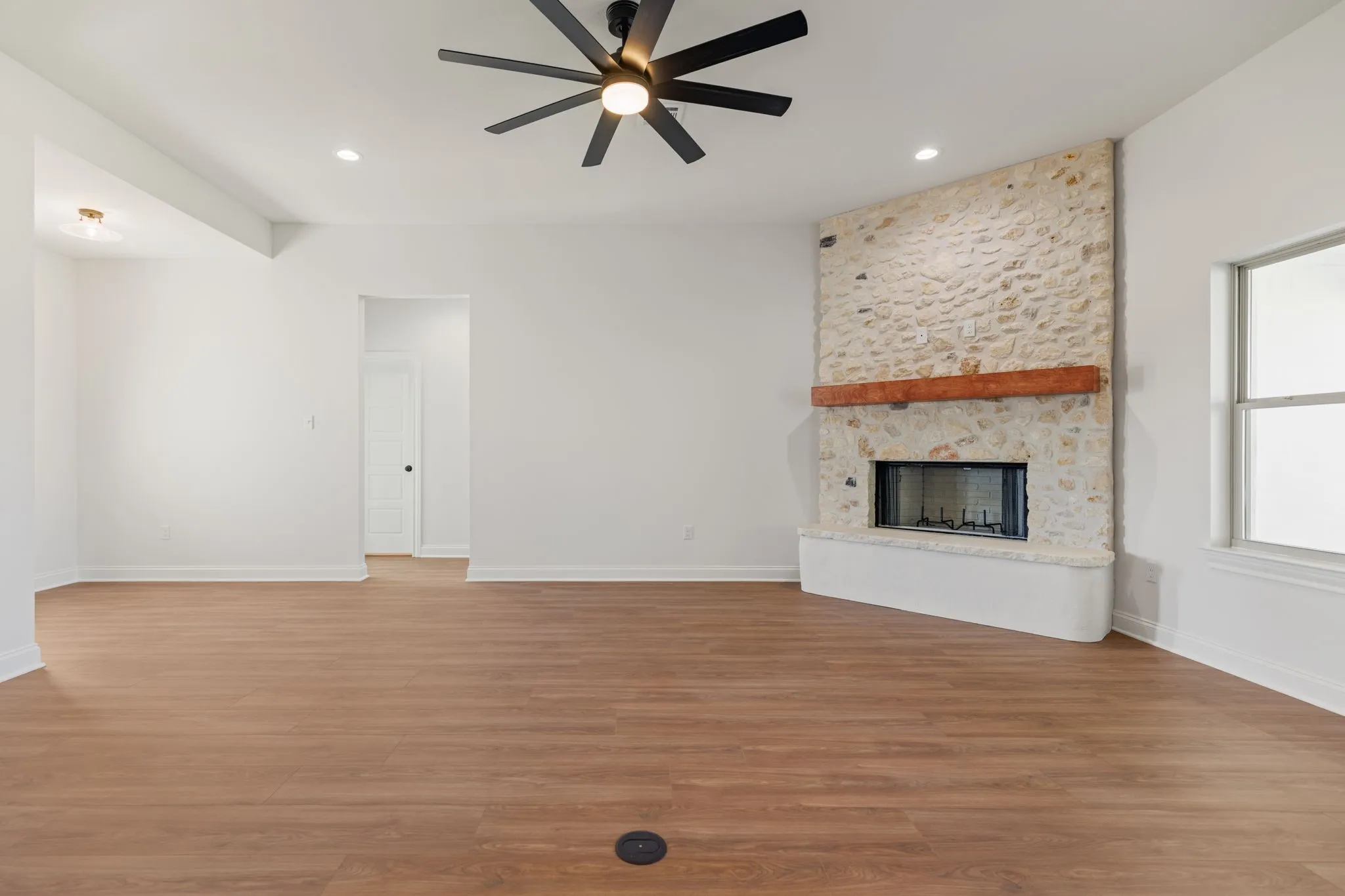 Single Family Residence For Sale in Mc Lennan County , 1345 Tahonta Drive, Hewitt, Texas 76643, 4 Bedroom, 2 Bathroom, 2 Garage spaces, 2,200 Sqft, built in 2026, mls#21361717, Real Estate Agent in Hewitt, Homes For Sale in Mc Lennan county, Homes For Sale in Hewitt, Realtor in Hewitt Texas, Real Estate Brokerage Independent Realty Texas, Luminita Cordes Realtor