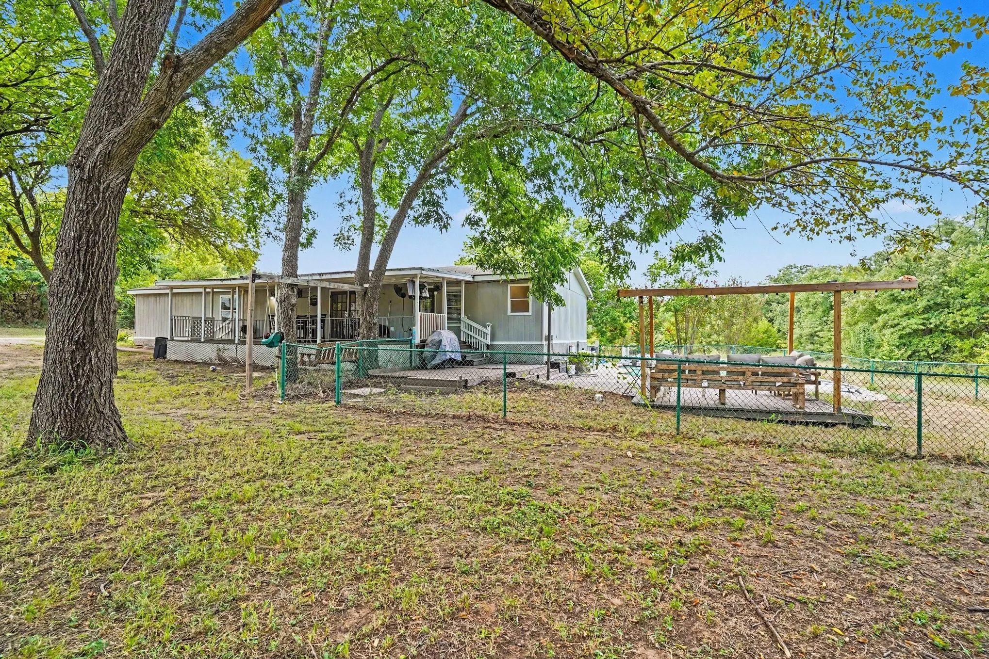 Mobile Home For Sale in Tarrant County , 6356 Rendon Bloodworth Road, Fort Worth, Texas 76140, 4 Bedroom, 3 Bathroom, Garage spaces, 2,016 Sqft, built in 1994, Price $565,000, mls#21332362, Real Estate Agent in Fort Worth, Homes For Sale in Tarrant county, Homes For Sale in Fort Worth, Realtor in Fort Worth Texas, Real Estate Brokerage Independent Realty Texas, Luminita Cordes Realtor