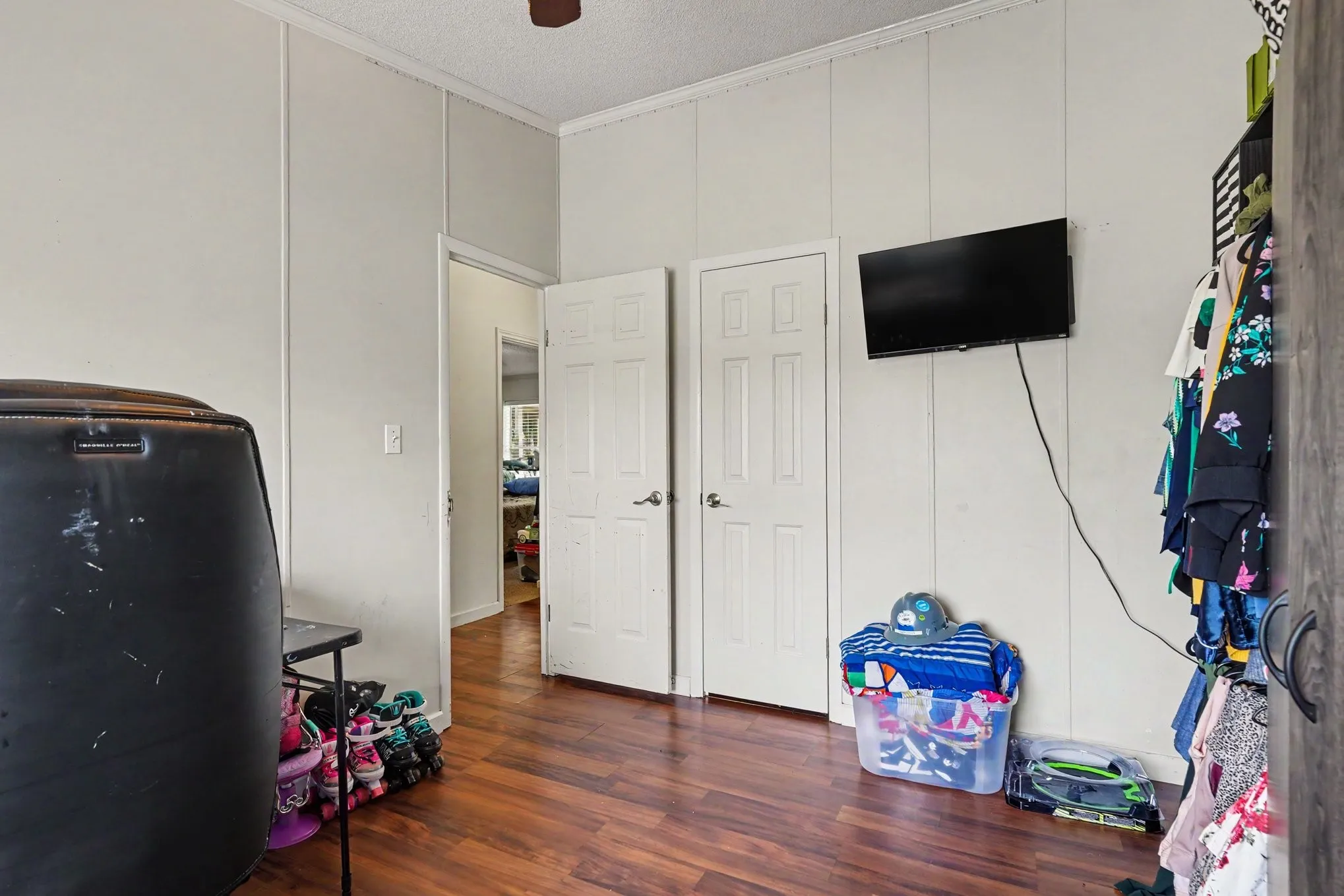 Mobile Home For Sale in Tarrant County , 6356 Rendon Bloodworth Road, Fort Worth, Texas 76140, 4 Bedroom, 3 Bathroom, Garage spaces, 2,016 Sqft, built in 1994, Price $565,000, mls#21332362, Real Estate Agent in Fort Worth, Homes For Sale in Tarrant county, Homes For Sale in Fort Worth, Realtor in Fort Worth Texas, Real Estate Brokerage Independent Realty Texas, Luminita Cordes Realtor