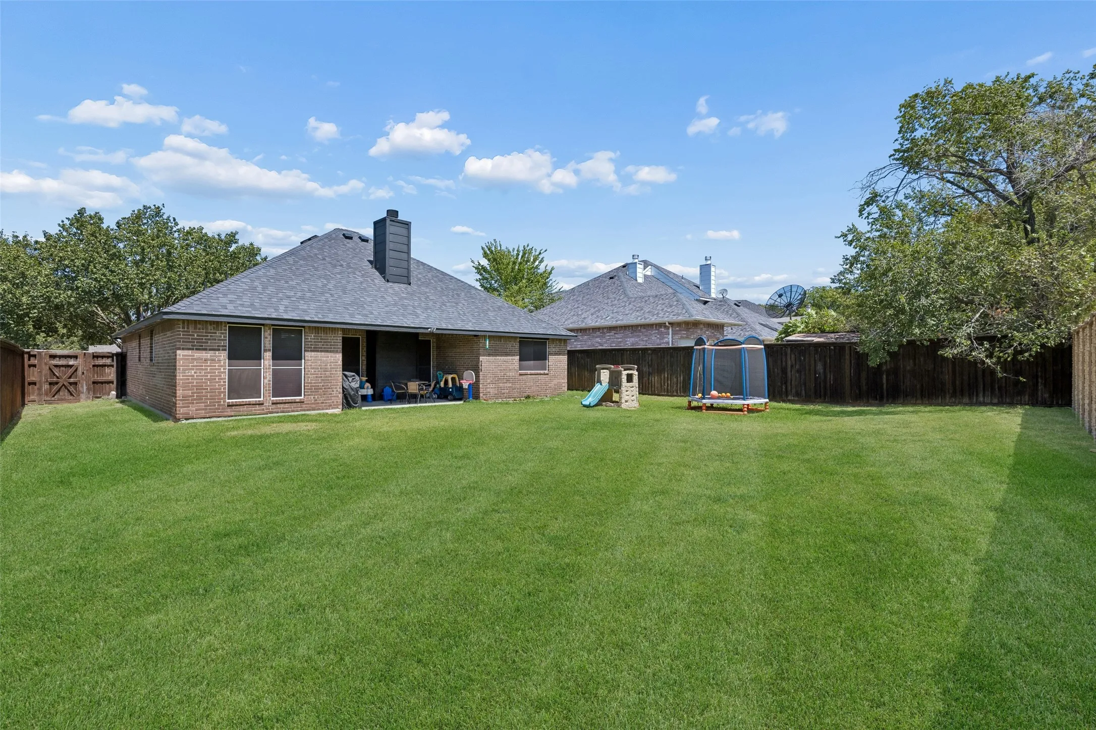 Single Family Residence For Sale in Rockwall County , 244 Mulberry Lane, Rockwall, Texas 75032, 3 Bedroom, 2 Bathroom, 2 Garage spaces, 1,322 Sqft, built in 1999, mls#21361731, Real Estate Agent in Rockwall, Homes For Sale in Rockwall county, Homes For Sale in Rockwall, Realtor in Rockwall Texas, Real Estate Brokerage Independent Realty Texas, Luminita Cordes Realtor