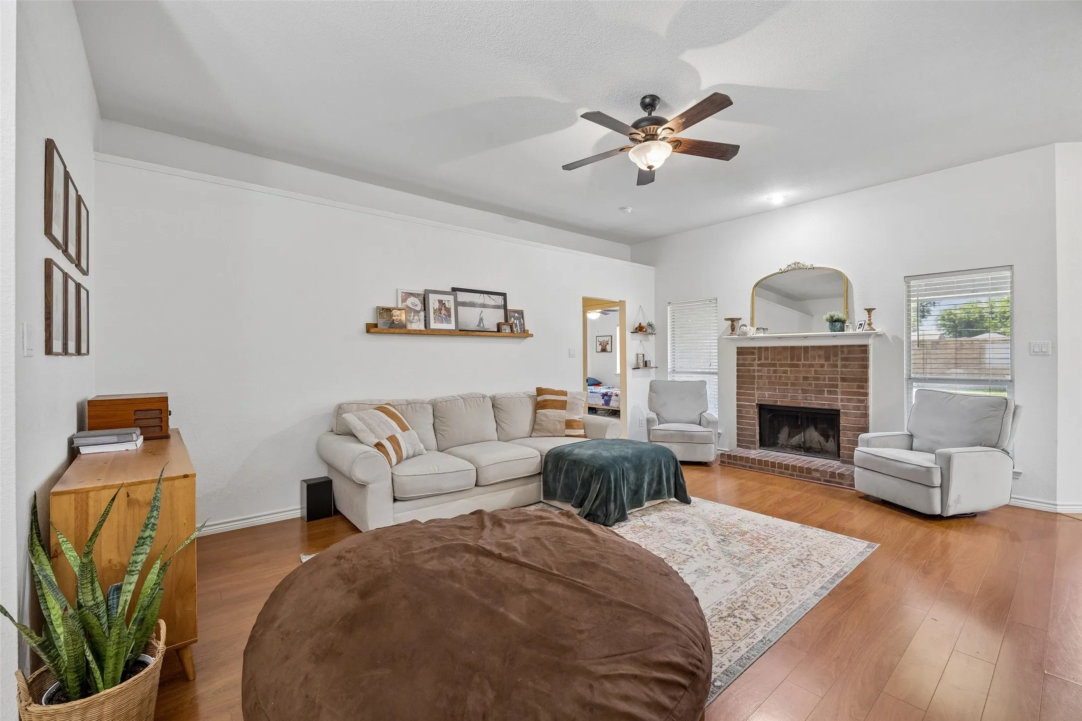Single Family Residence For Sale in Rockwall County , 244 Mulberry Lane, Rockwall, Texas 75032, 3 Bedroom, 2 Bathroom, 2 Garage spaces, 1,322 Sqft, built in 1999, mls#21361731, Real Estate Agent in Rockwall, Homes For Sale in Rockwall county, Homes For Sale in Rockwall, Realtor in Rockwall Texas, Real Estate Brokerage Independent Realty Texas, Luminita Cordes Realtor