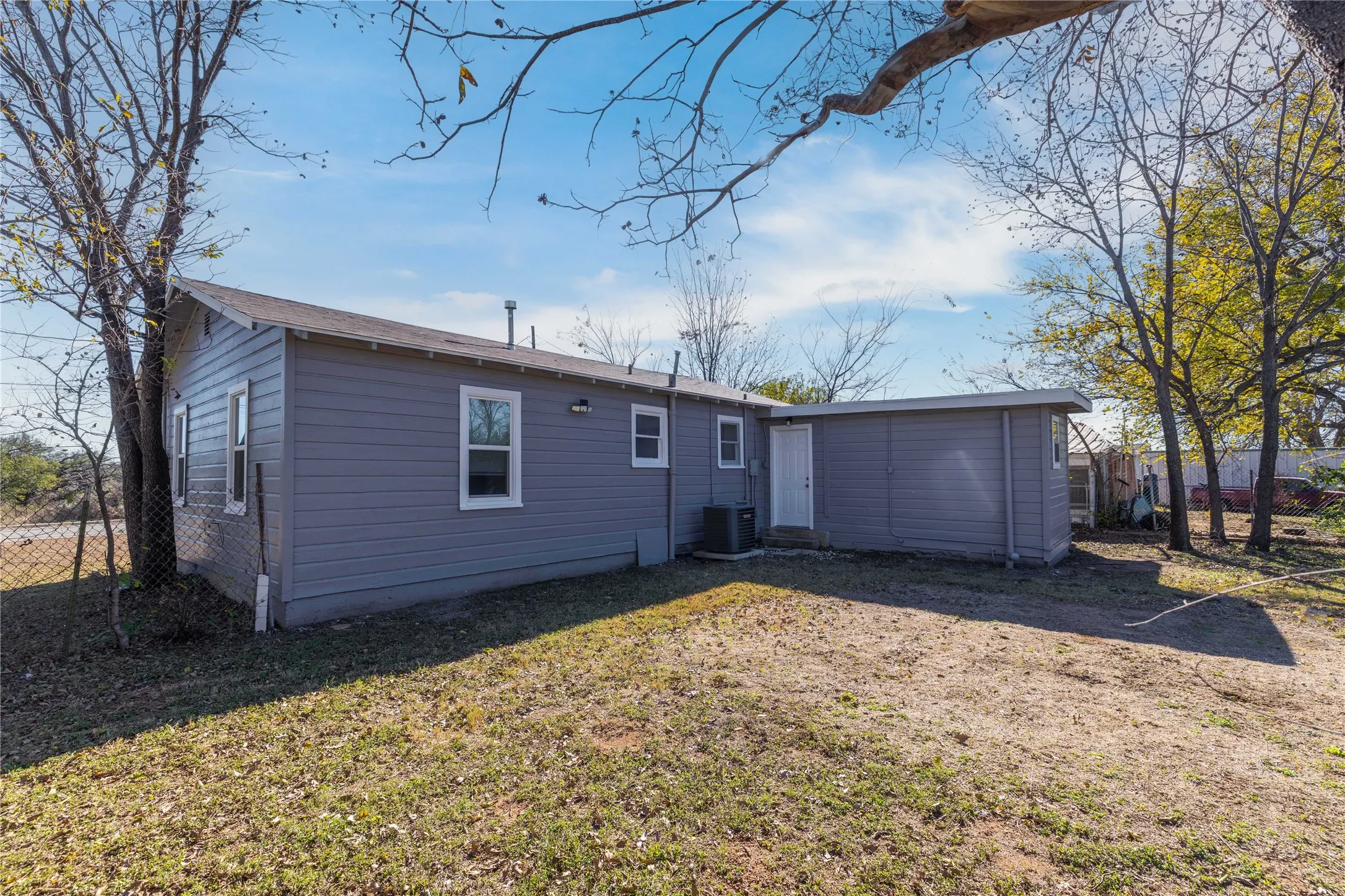 Single Family Residence For Rent in Brown County , 204 Northline Drive, Early, Texas 76802, 3 Bedroom, 2 Bathroom, Garage spaces, 1,288 Sqft, built in 0, mls#21361721, Real Estate Agent in Early, Homes For Rent in Brown county, Homes For Rent in Early, Realtor in Early Texas, Real Estate Brokerage Independent Realty Texas, Luminita Cordes Realtor