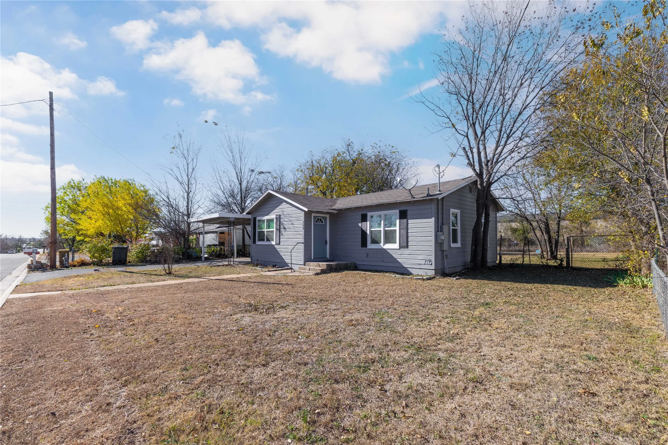 Single Family Residence For Rent in Brown County , 204 Northline Drive, Early, Texas 76802, 3 Bedroom, 2 Bathroom, Garage spaces, 1,288 Sqft, built in 0, mls#21361721, Real Estate Agent in Early, Homes For Rent in Brown county, Homes For Rent in Early, Realtor in Early Texas, Real Estate Brokerage Independent Realty Texas, Luminita Cordes Realtor