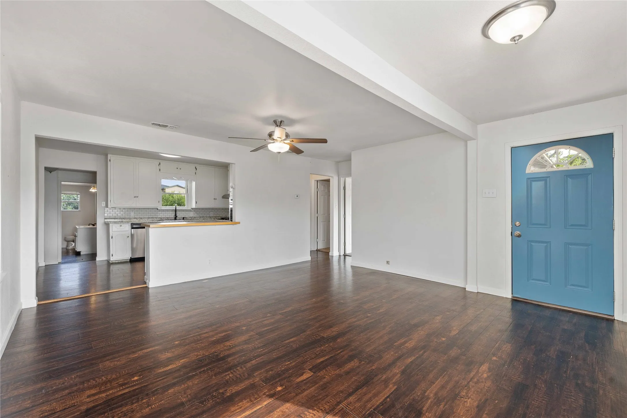 Single Family Residence For Rent in Brown County , 204 Northline Drive, Early, Texas 76802, 3 Bedroom, 2 Bathroom, Garage spaces, 1,288 Sqft, built in 0, mls#21361721, Real Estate Agent in Early, Homes For Rent in Brown county, Homes For Rent in Early, Realtor in Early Texas, Real Estate Brokerage Independent Realty Texas, Luminita Cordes Realtor